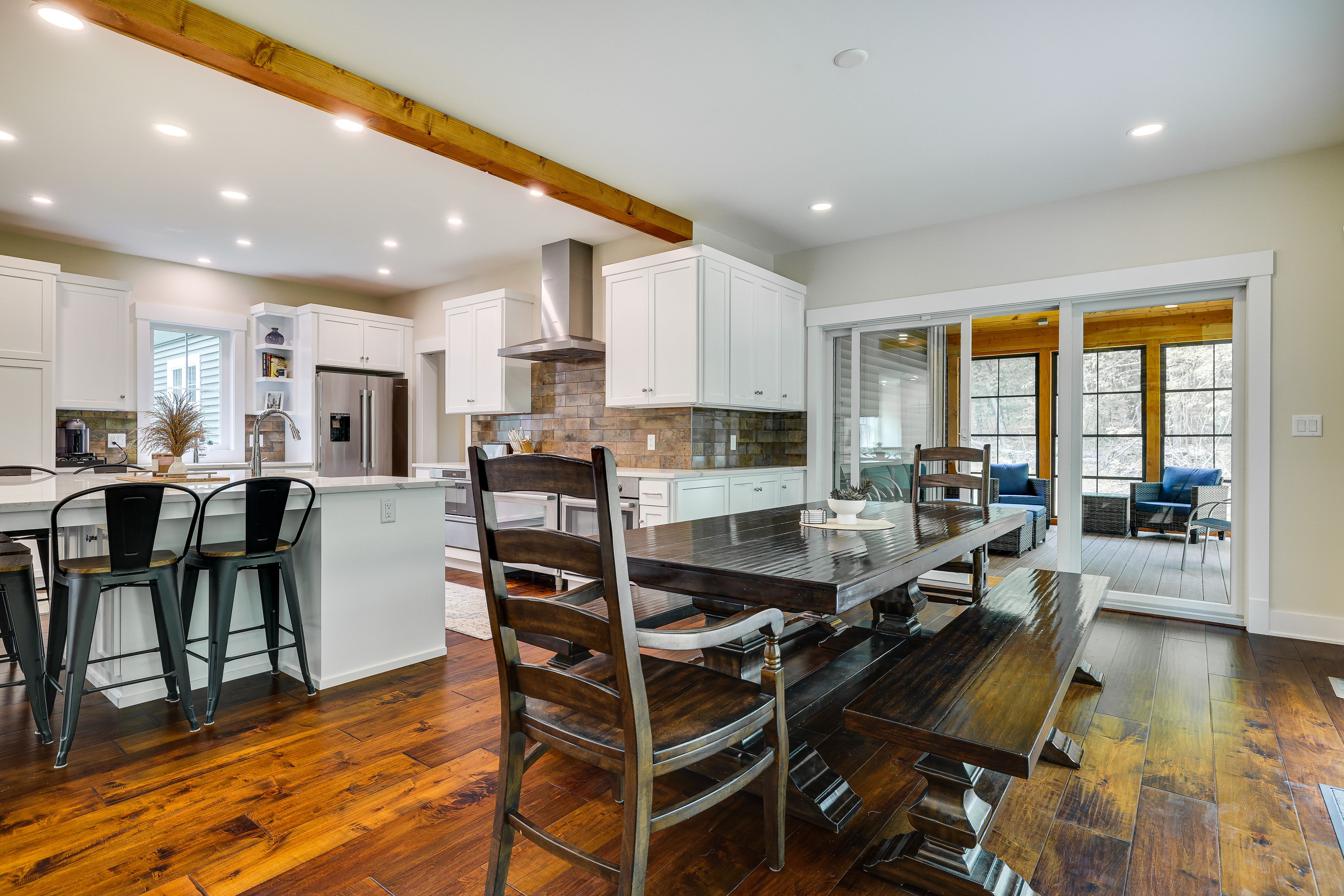 Additional Dining Area | Breakfast Bar