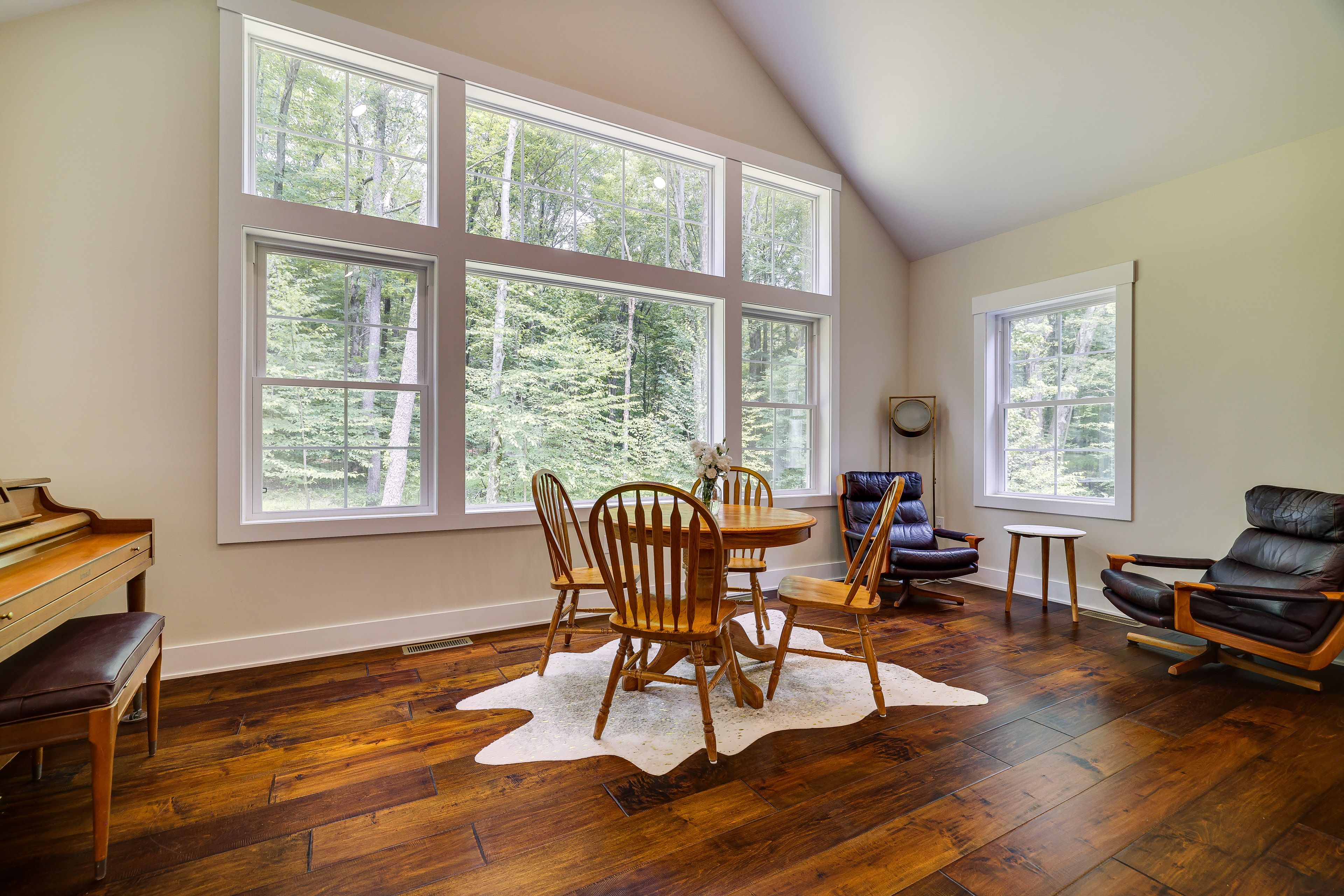 Dining Area | Piano