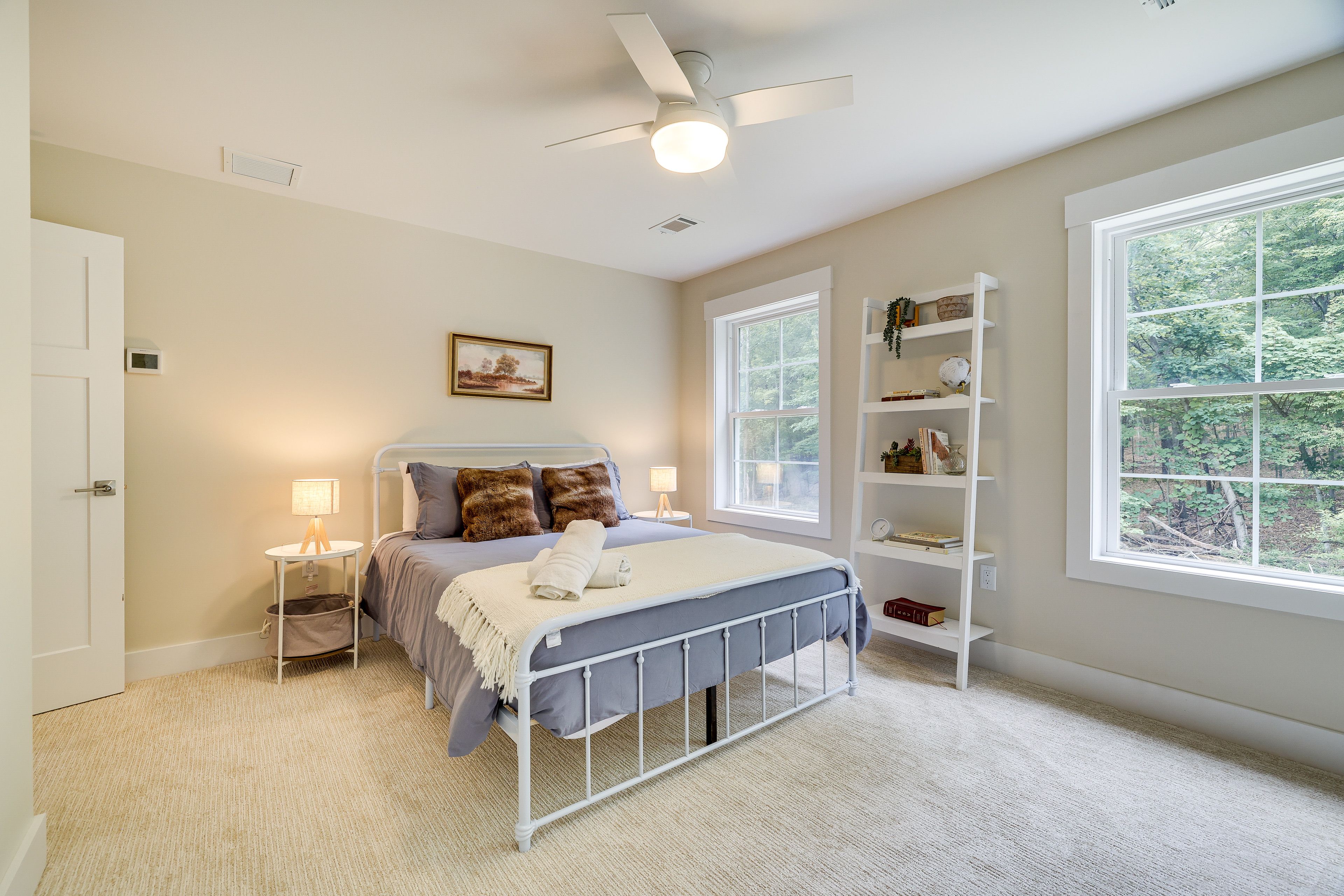 Bedroom 4 | Queen Bed