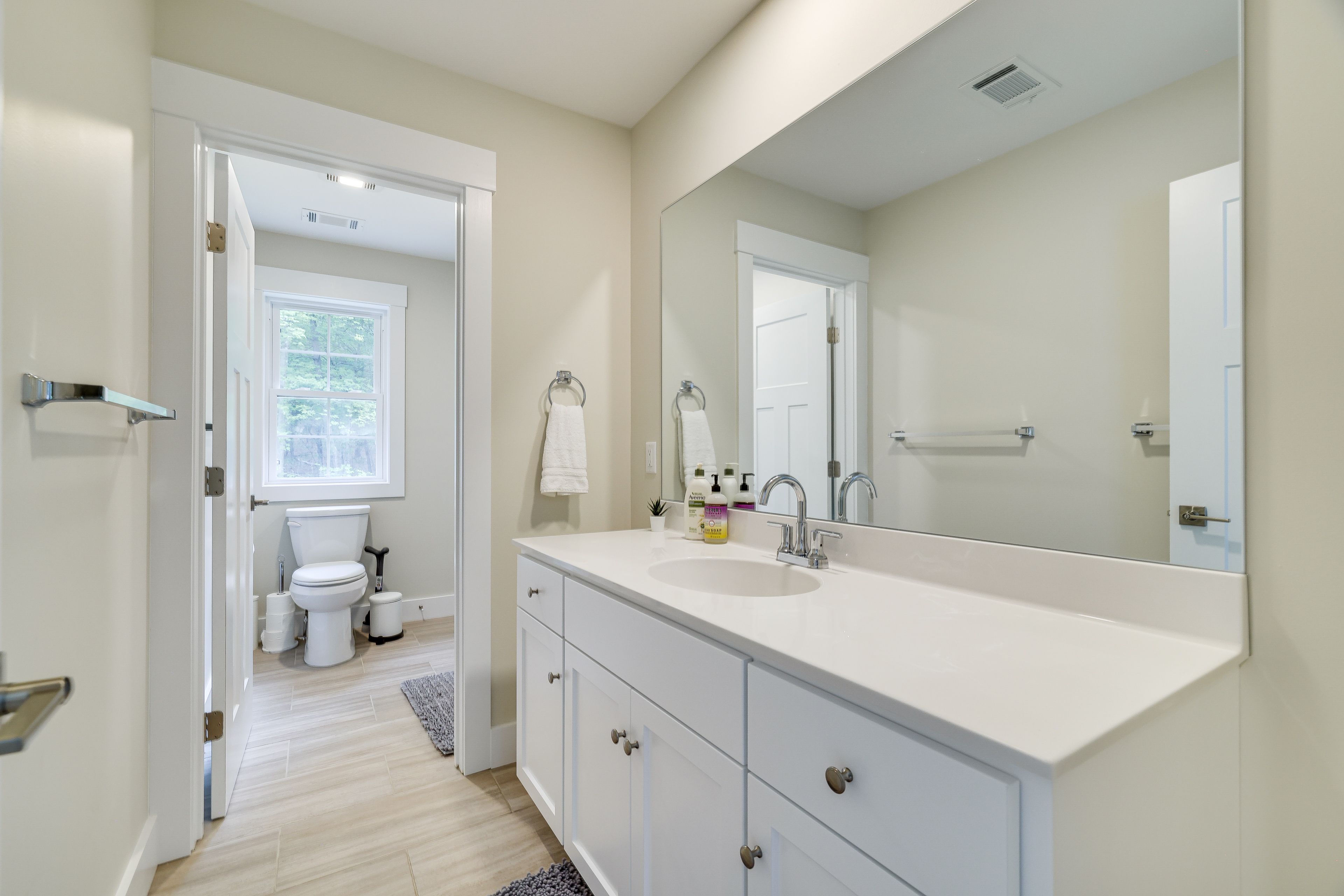 Full Bathroom