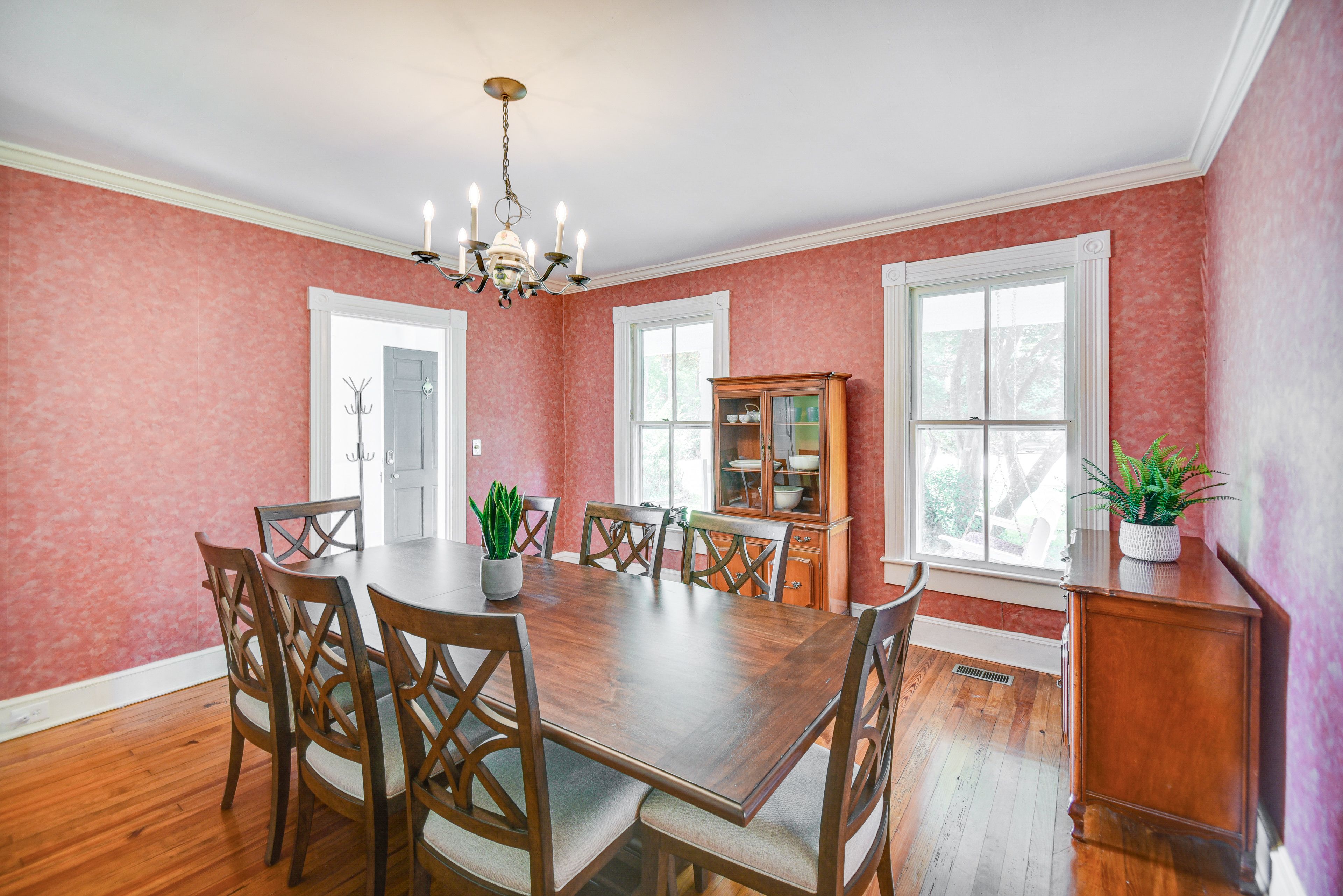 Additional Dining Area | 1st Floor