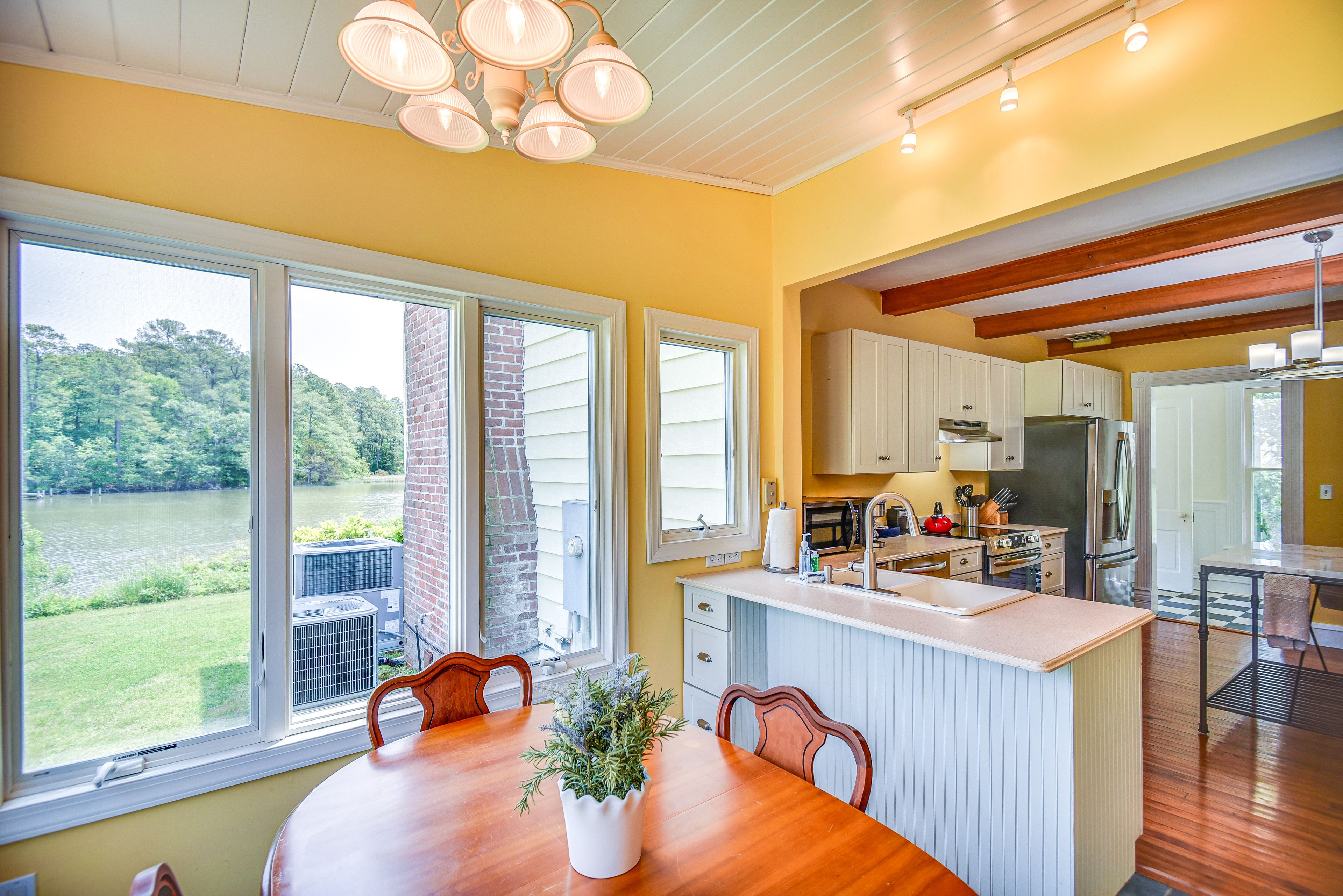 Dining Area | Dining Table | Dishware/Flatware | 1st Floor