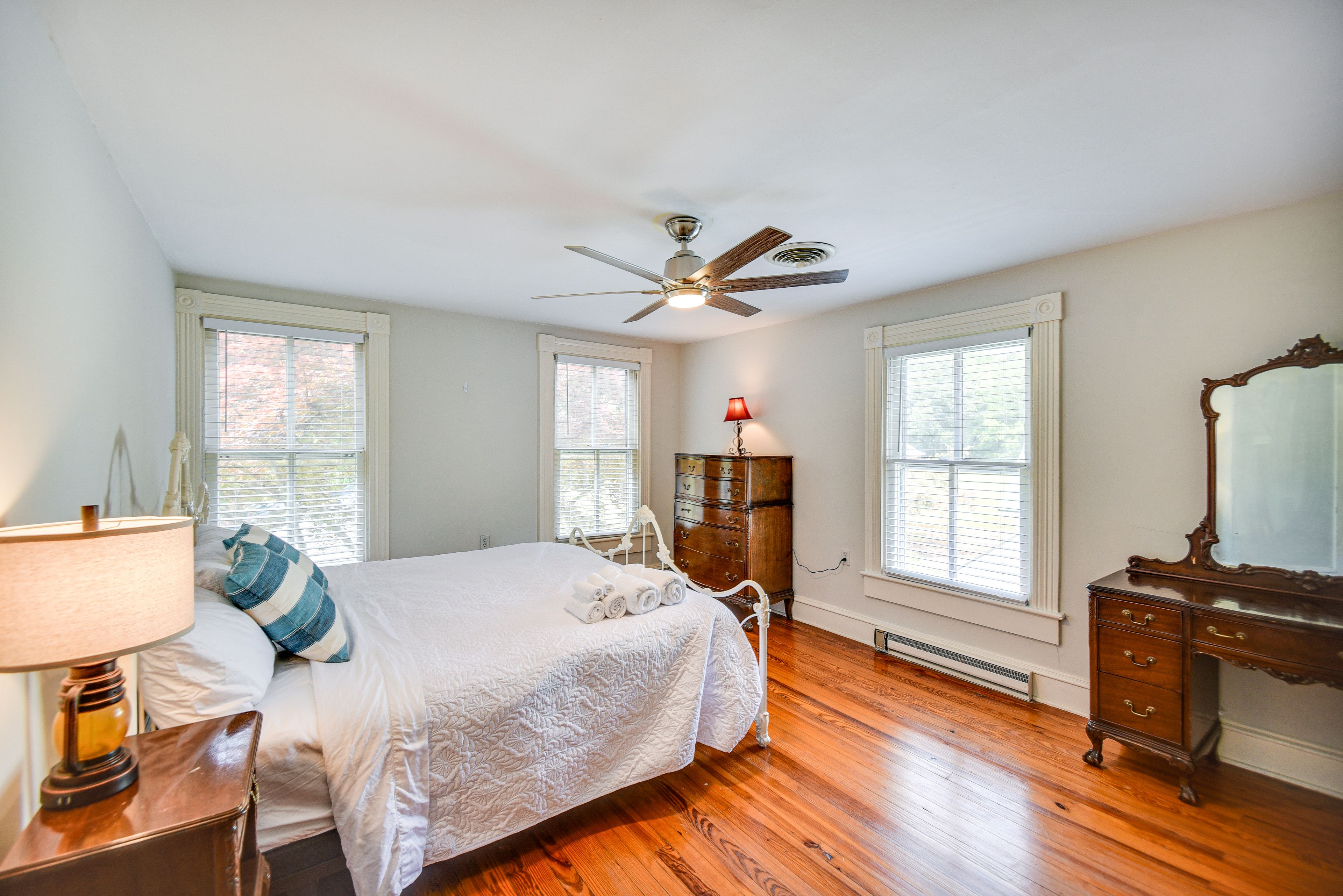 Bedroom 3 | King Bed | 2nd Floor