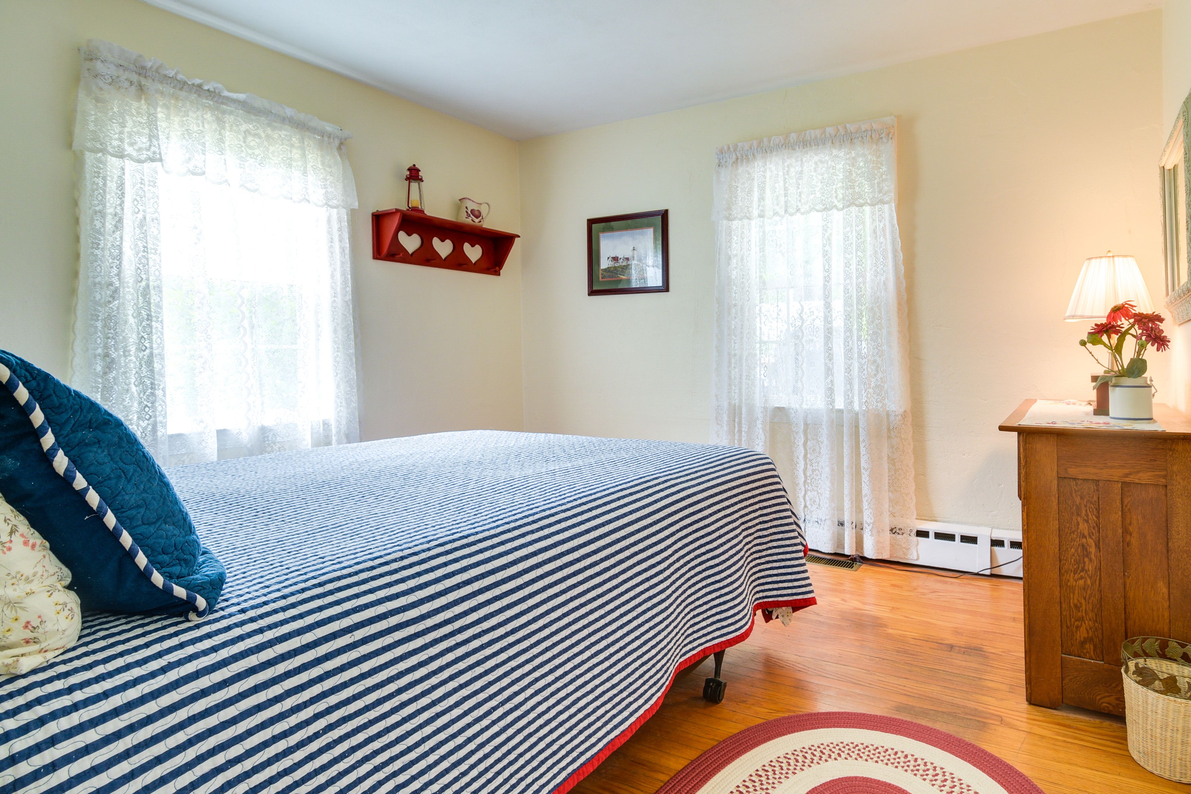 Bedroom 1 | Queen Bed | 1st Floor | Linens Provided