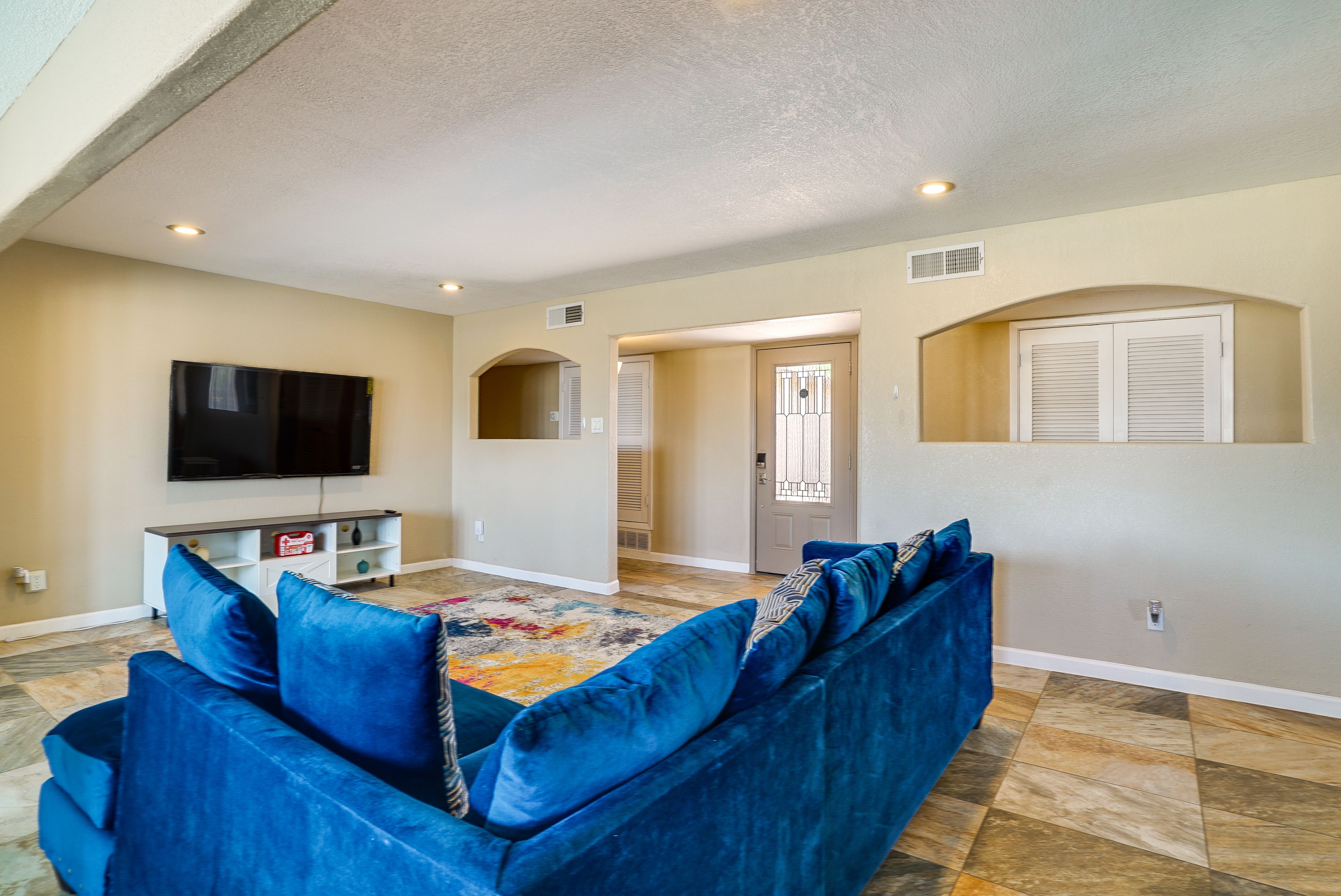 Living Room | Smart TV | Cable/Satellite | Board Games