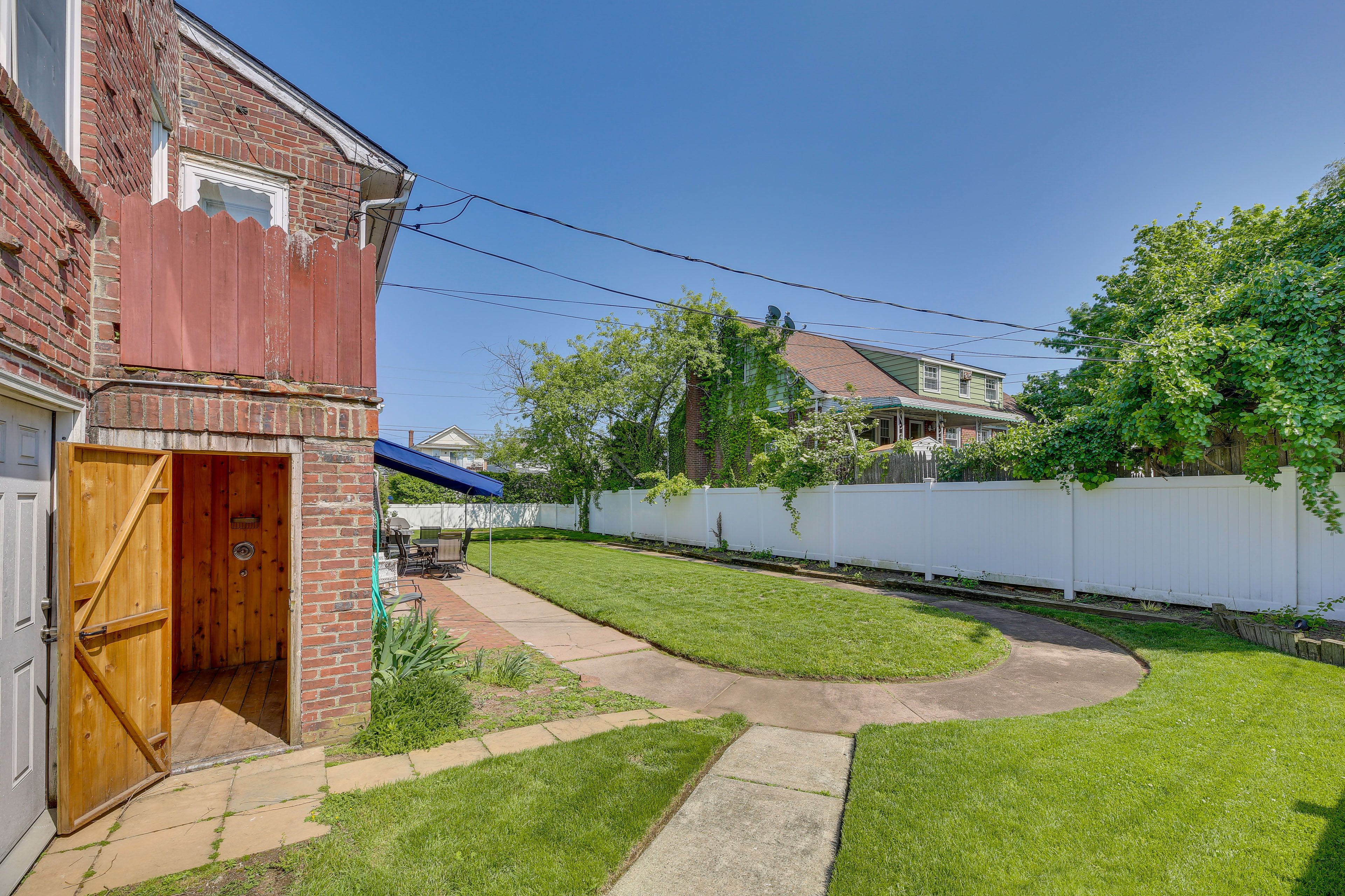 Shared Yard