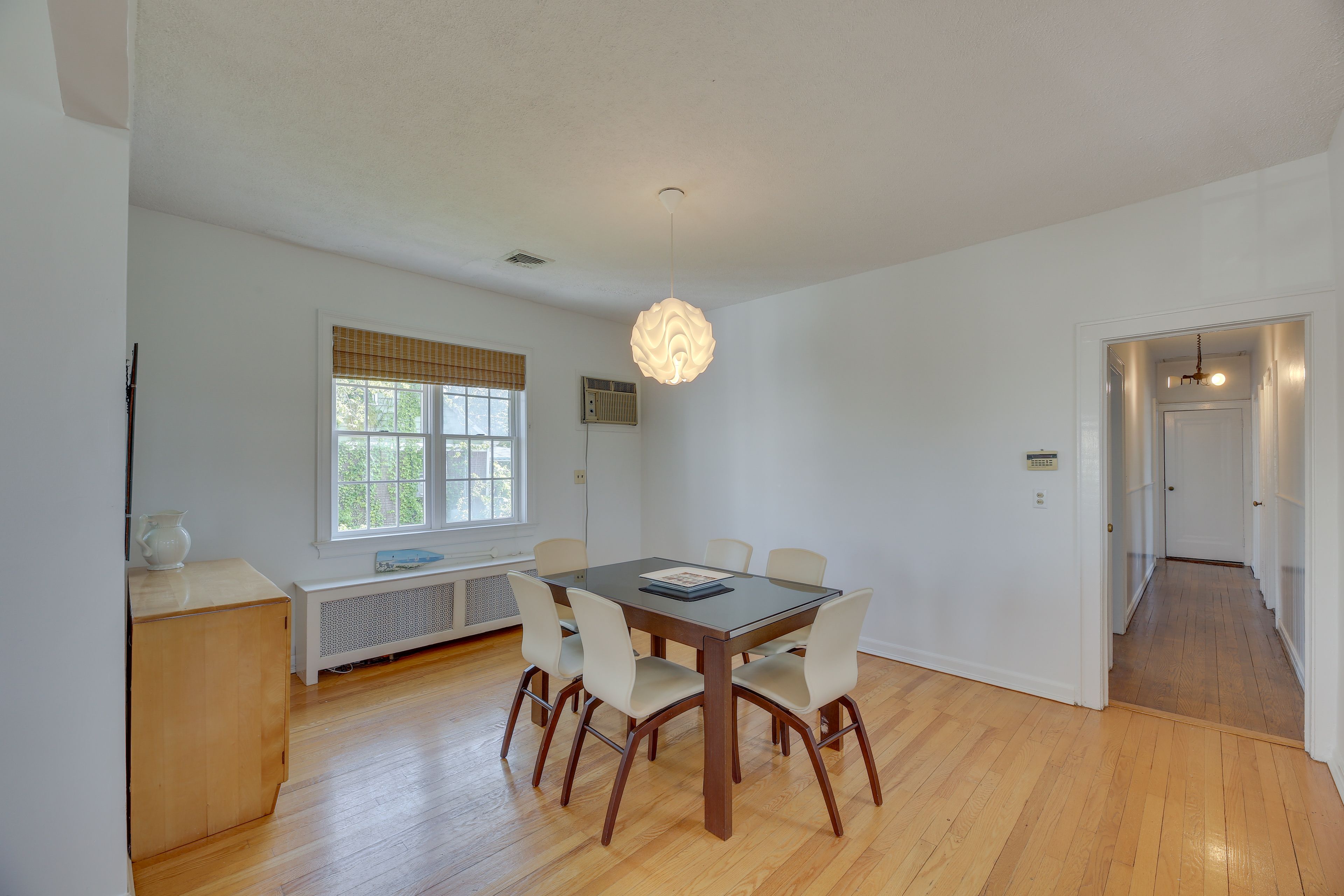 Dining Area | Dishware/Flatware Provided