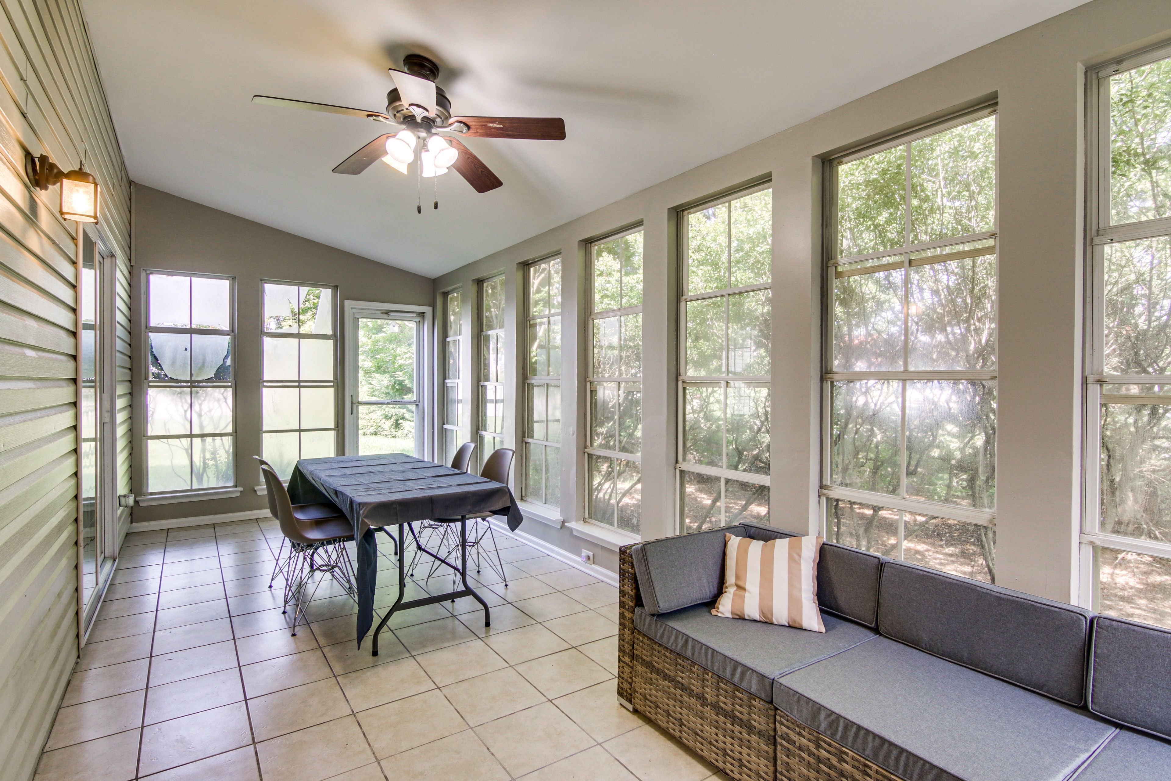 Sunroom | Seating & Dining