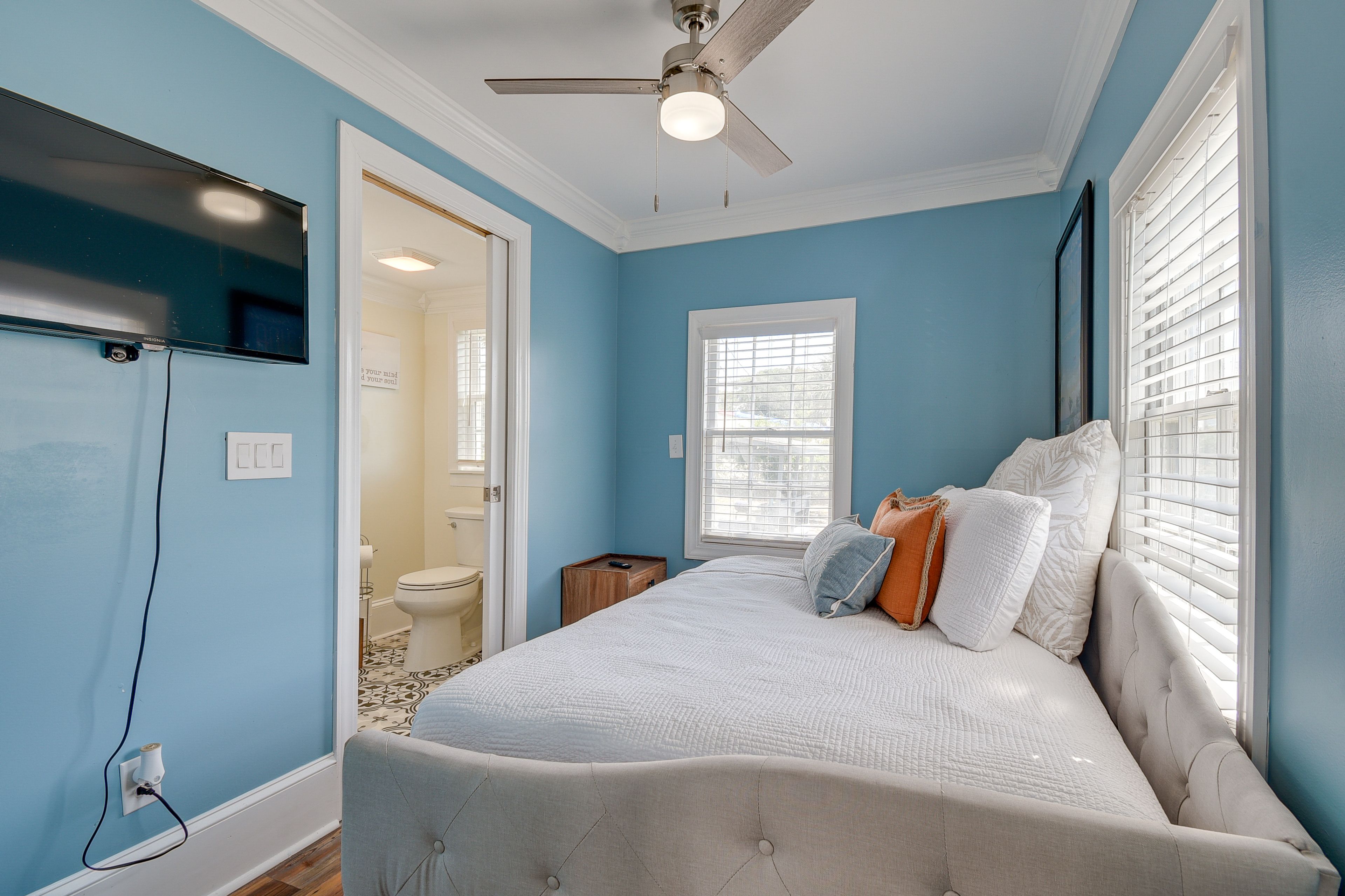 Bedroom 4 | Full Daybed | 1st Floor | Smart TV