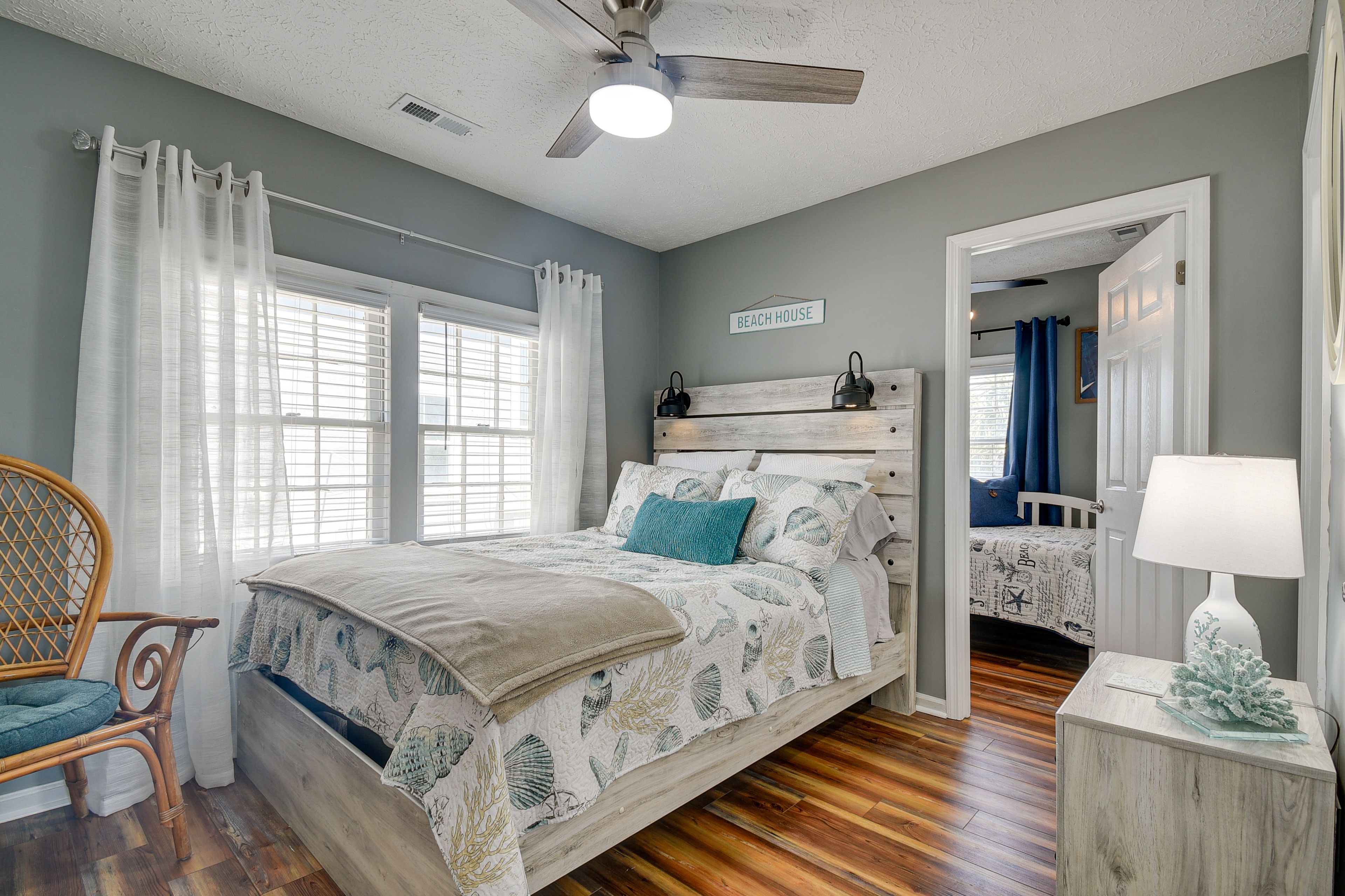Bedroom 2 | Queen Bed | 2nd Floor | Smart TV