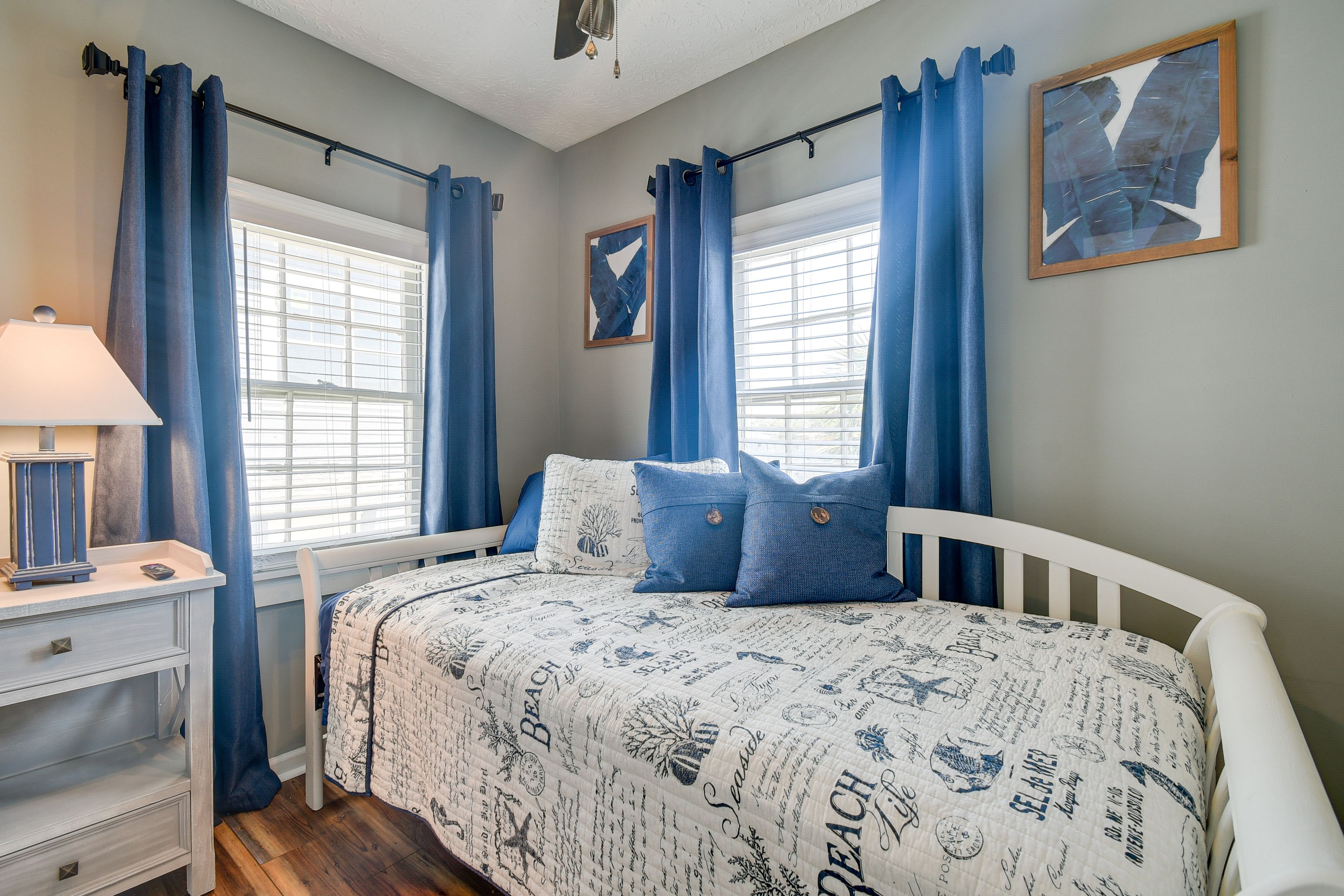 Bedroom 3 (Accessed Via Bedroom 2) | Twin Daybed | 2nd Floor | Smart TV