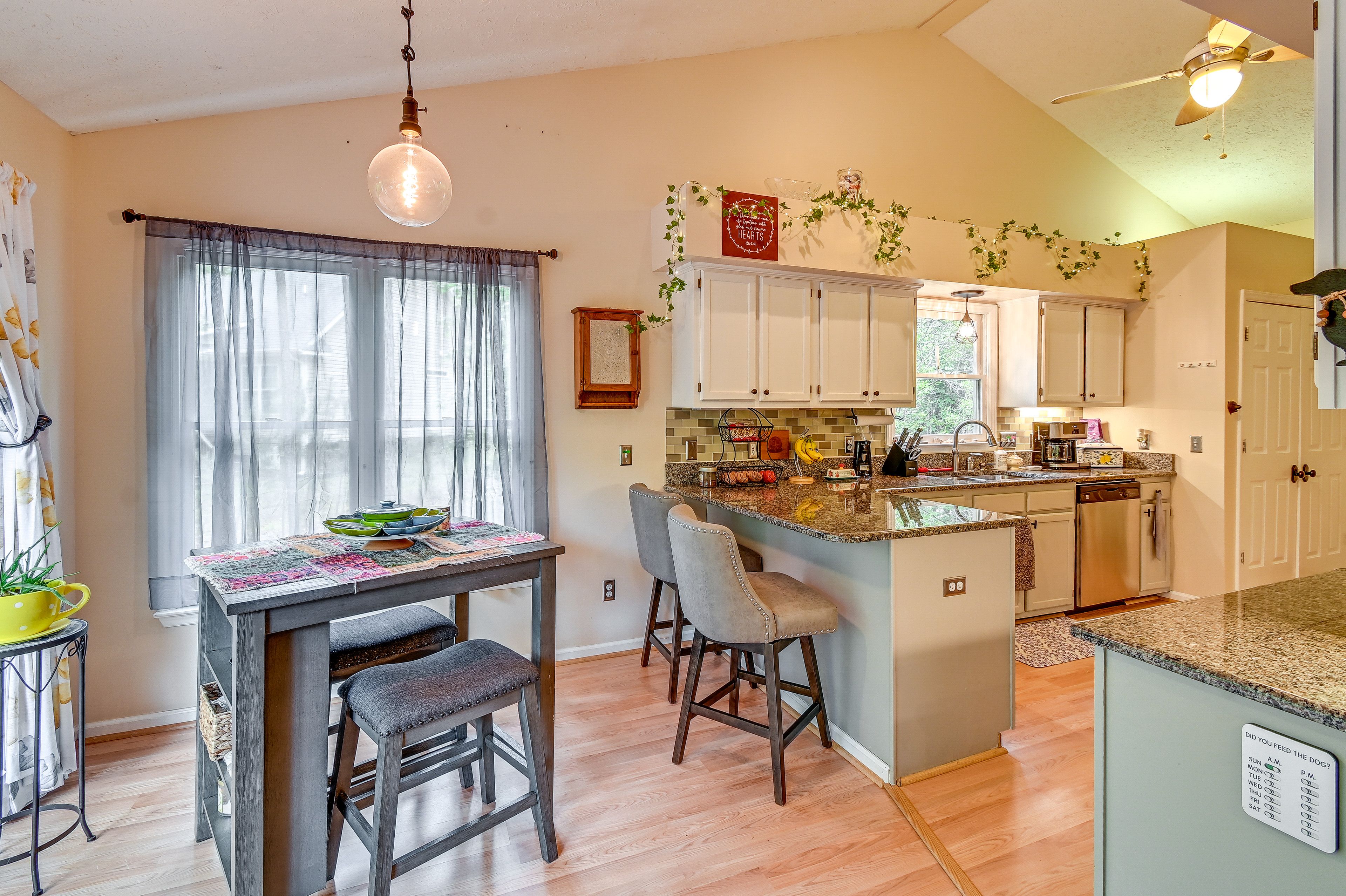 Breakfast Nook | Dishware/Flatware Provided | Free WiFi