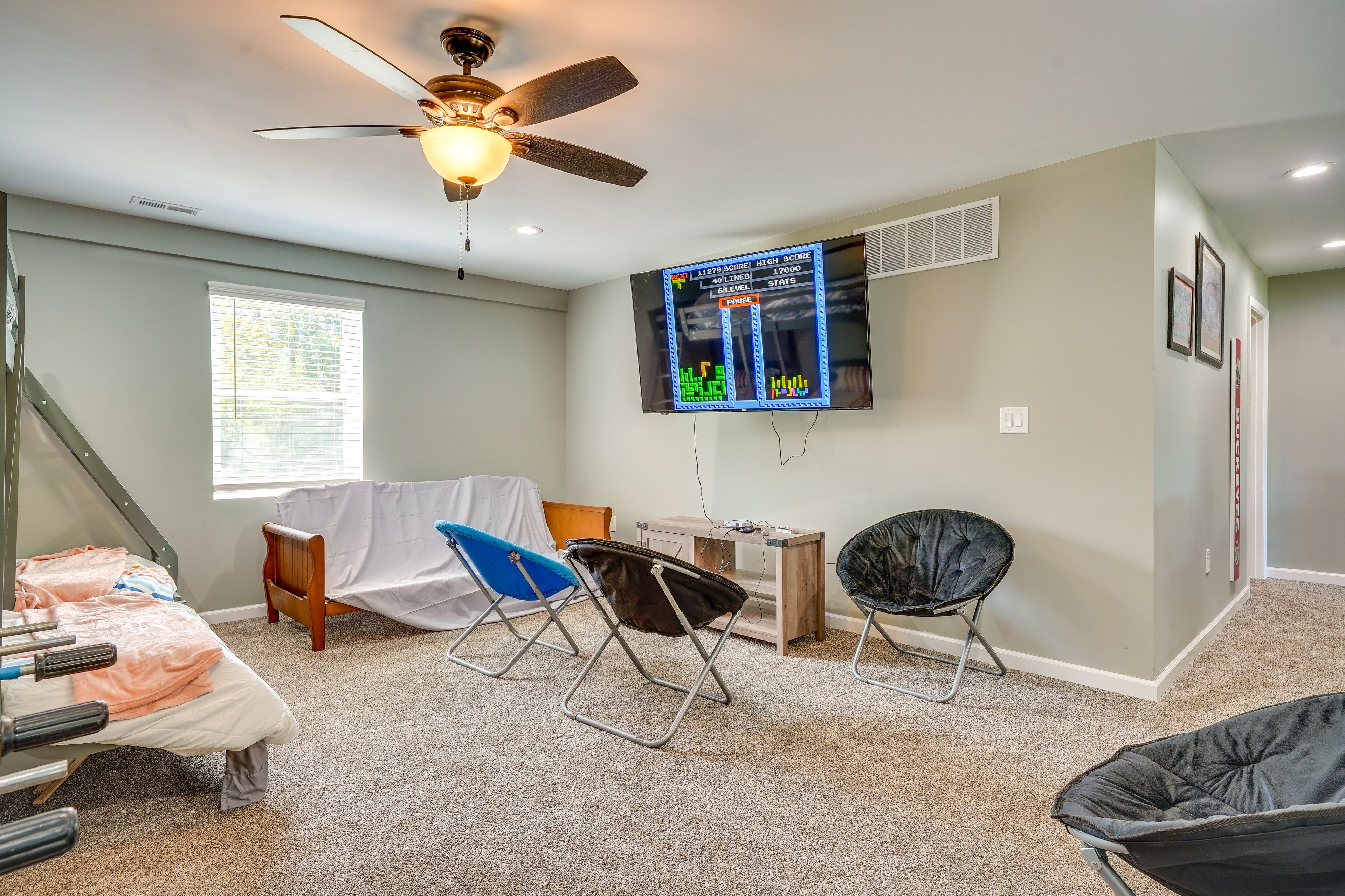 Loft | Queen Futon | Smart TV | Foosball Table | Bunk Bed Unavailable