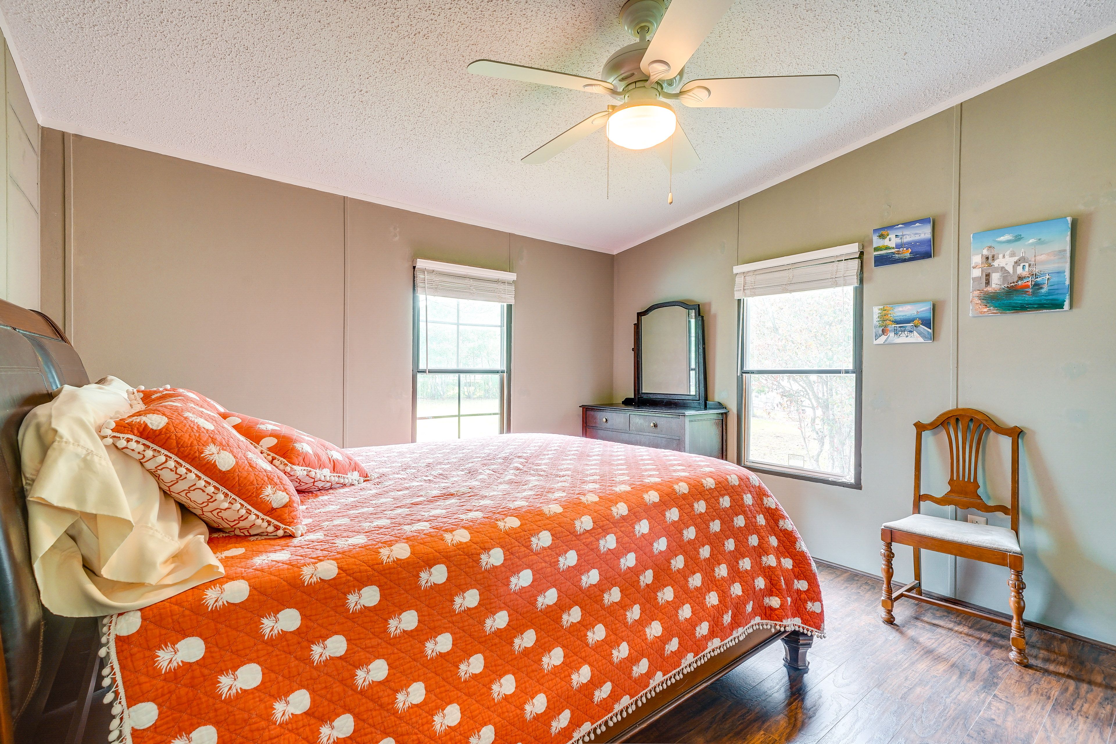 Bedroom 3 | Queen Bed