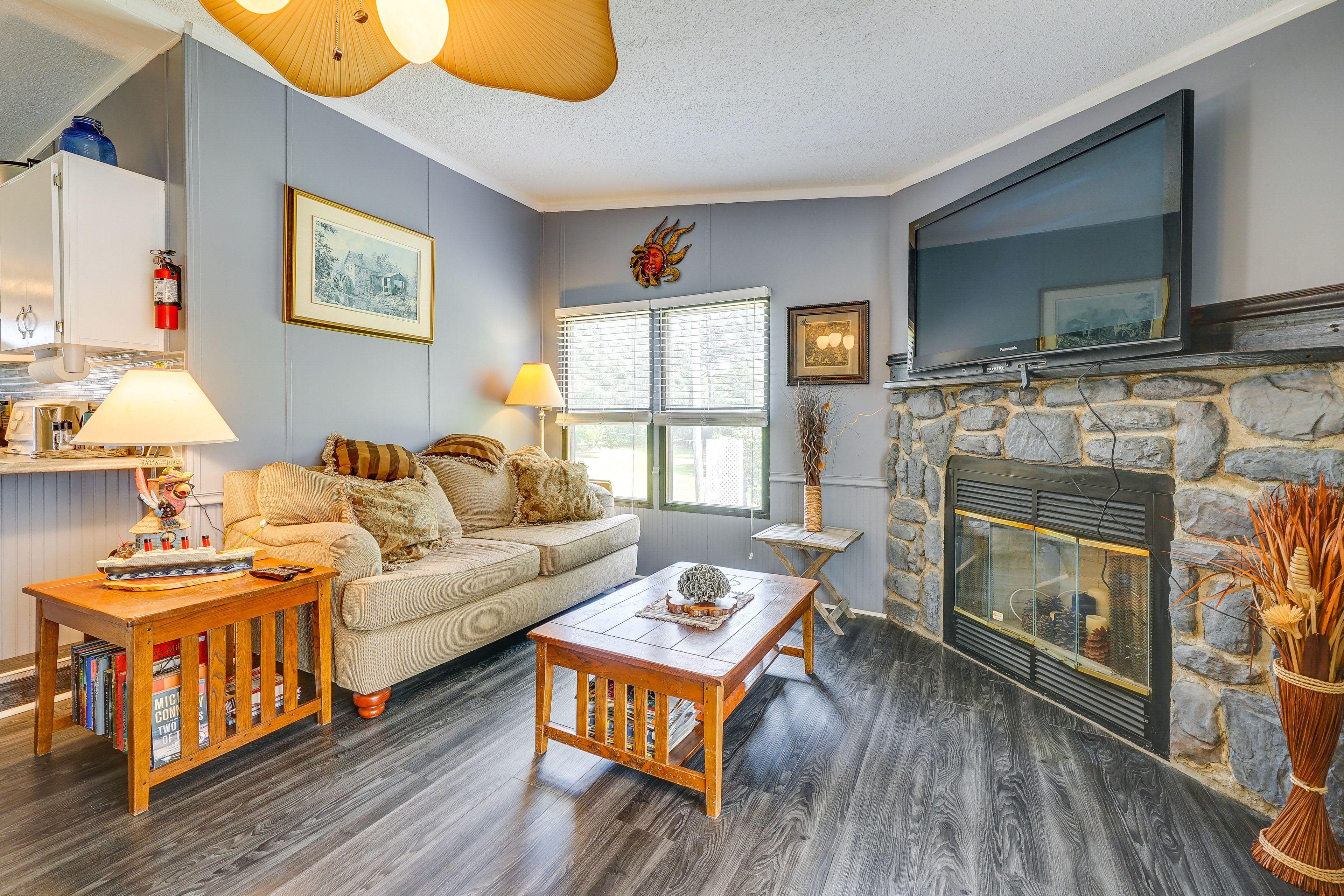 Living Room | Free WiFi | Fireplace (Decorative Only)