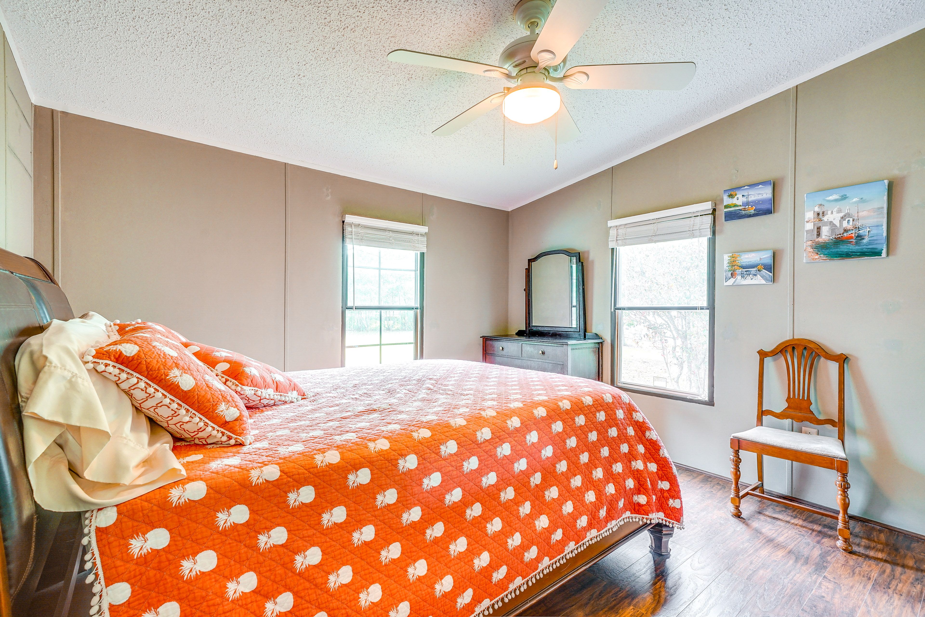 Bedroom 3 | Queen Bed