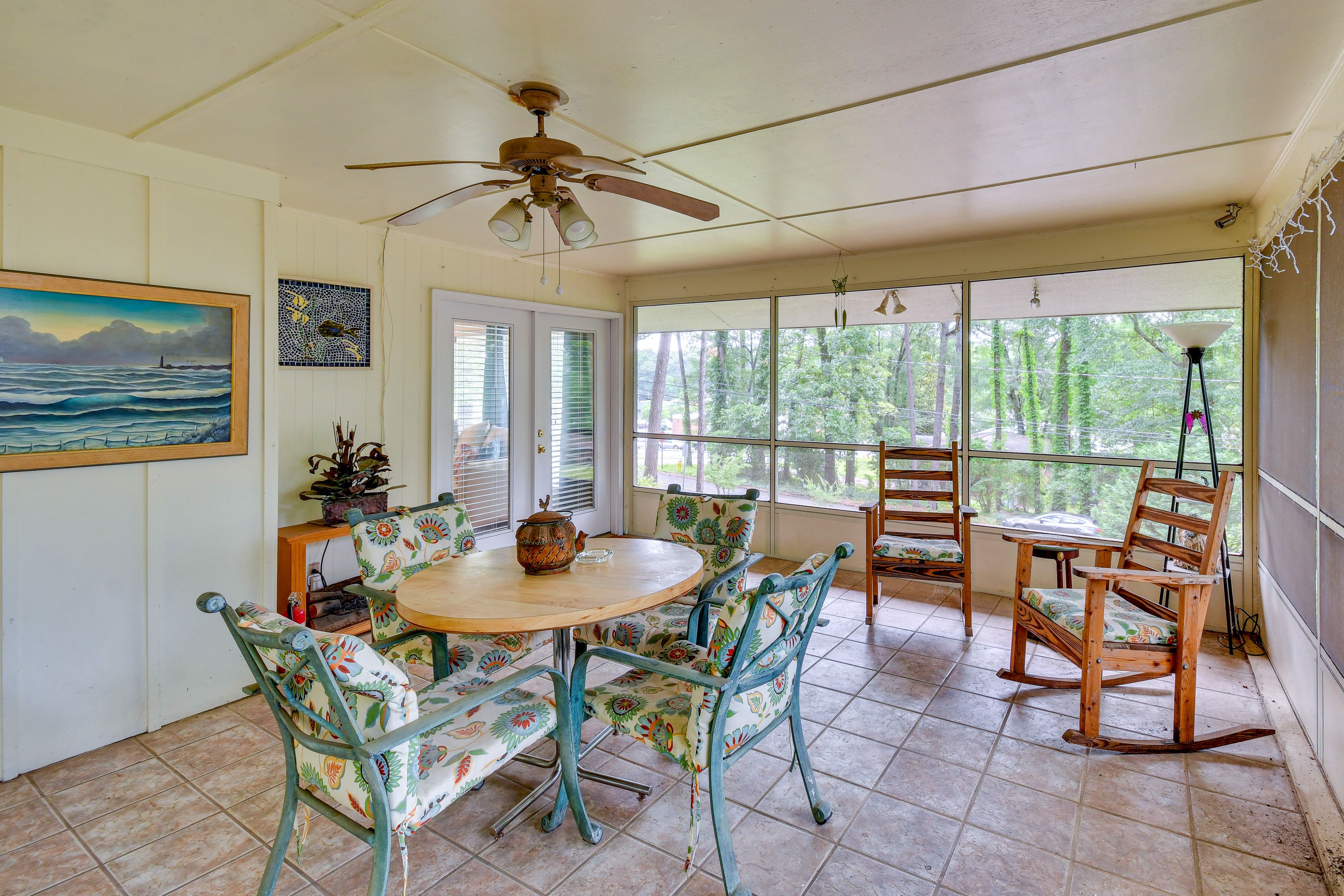 Screened Porch | Electric Fireplace | Single-Story Home
