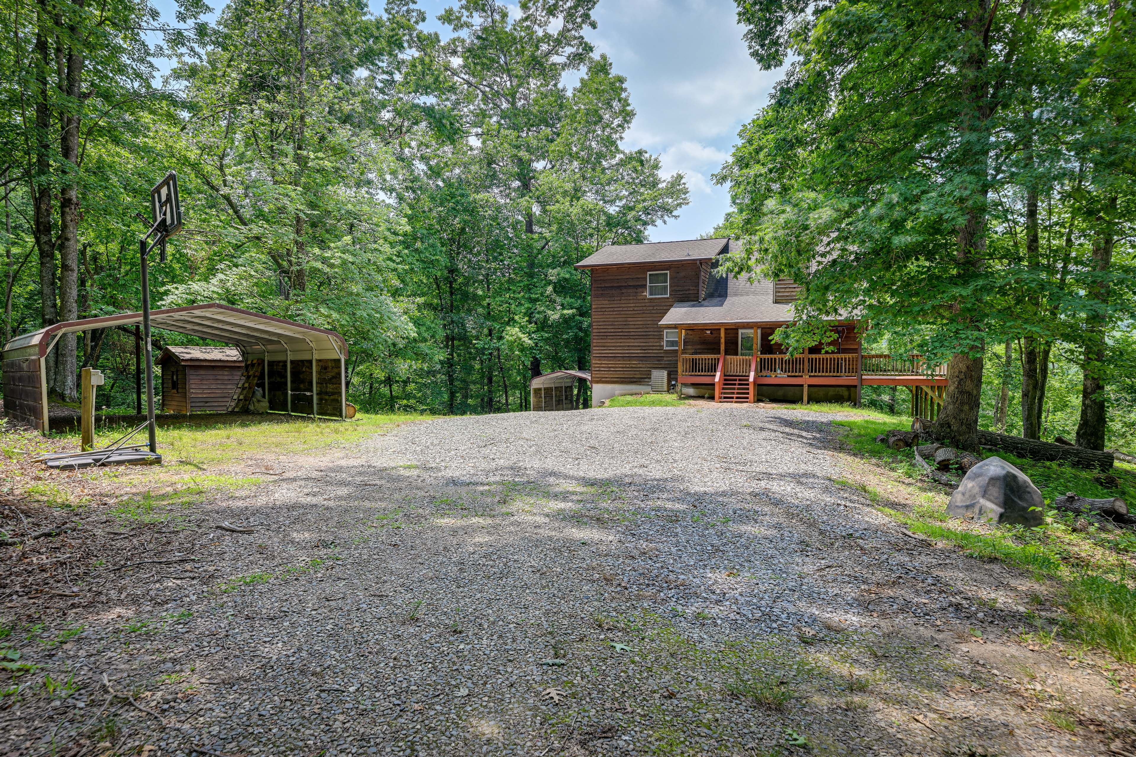Parking | Carport (3 Vehicles) | Driveway (6 Vehicles)