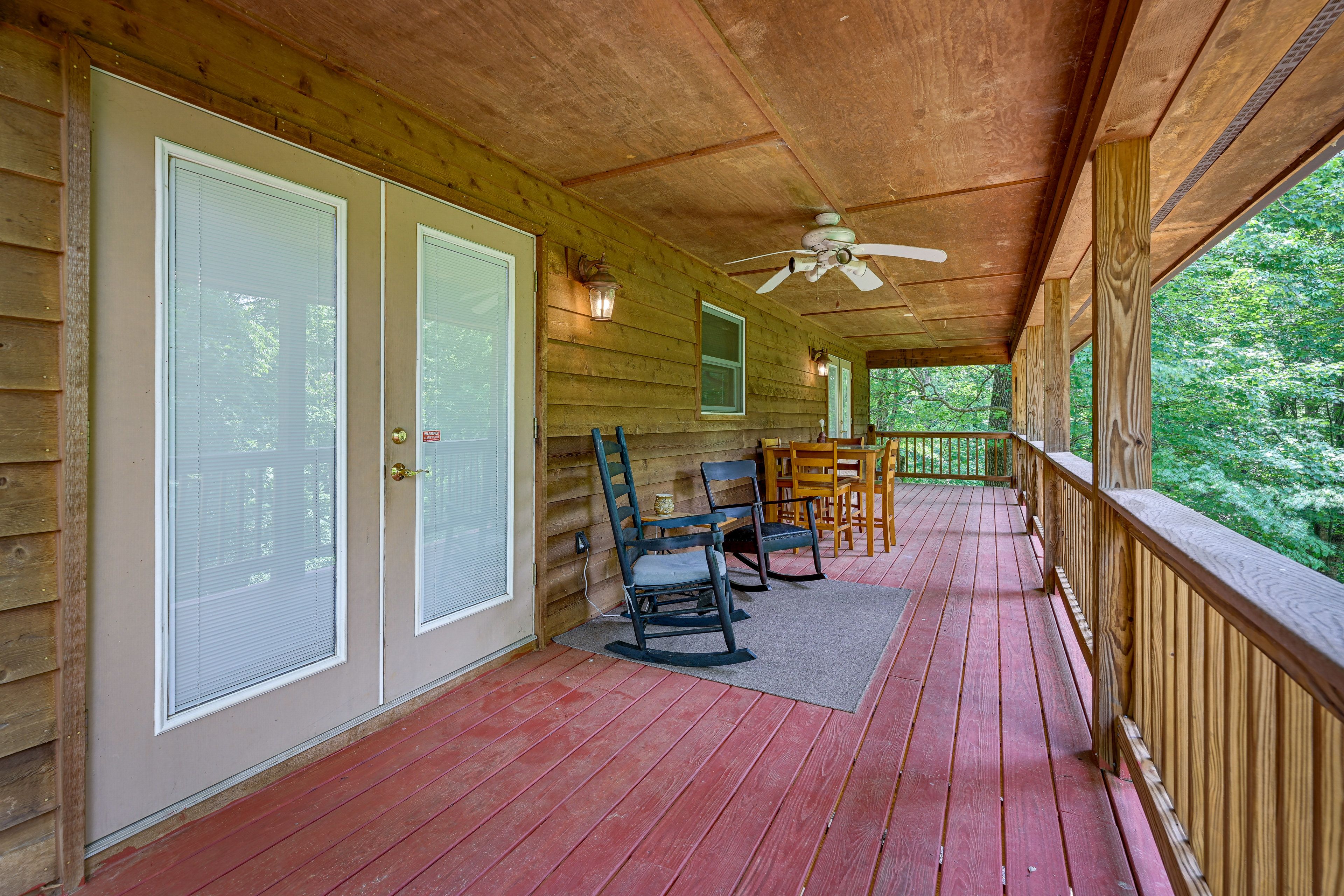 Wraparound Deck | Patio Heater | Outdoor Dining Set | Lake Views