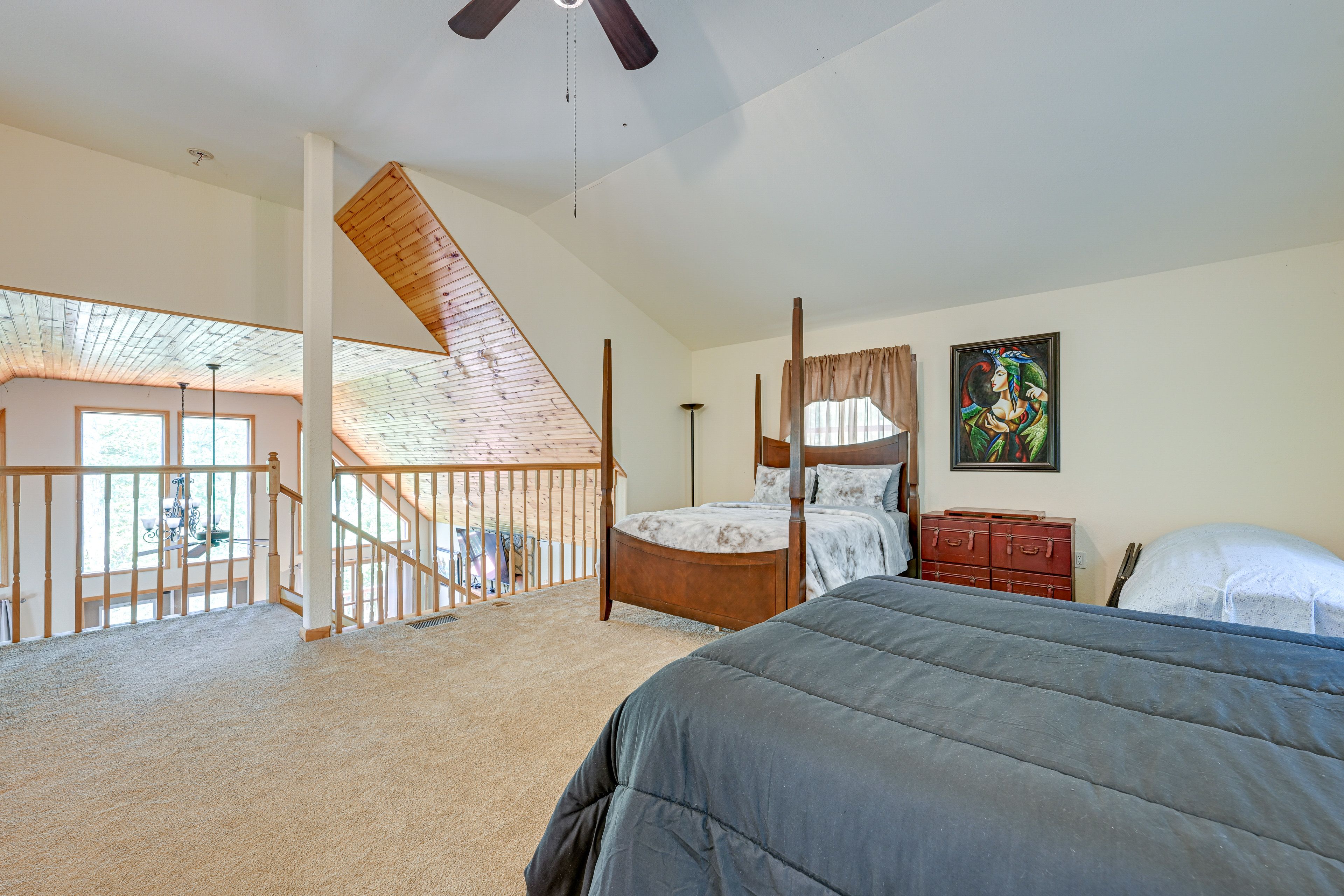 Loft | Queen Bed | Full Bed | Soaker Tub