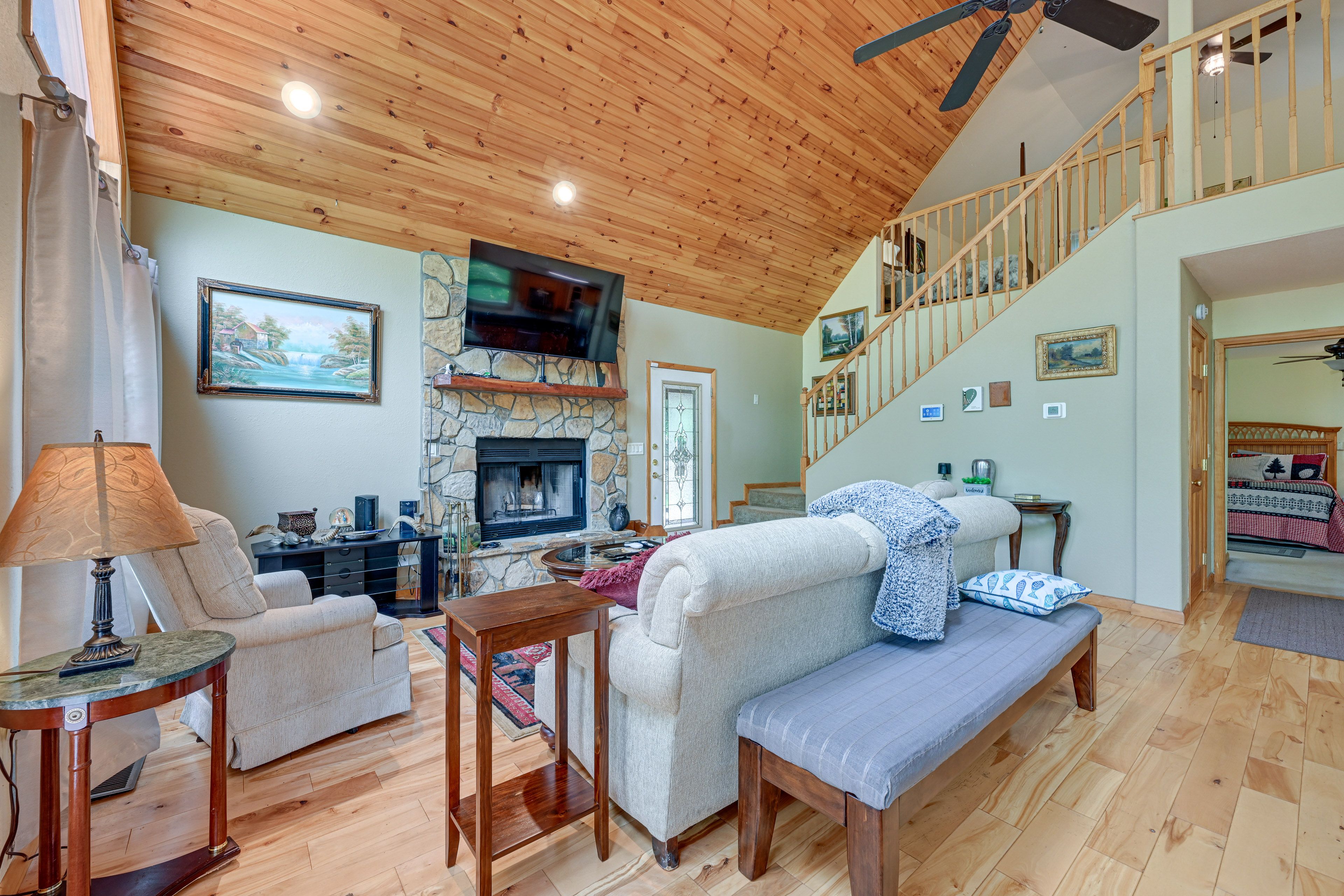 Living Room | Smart TV | Free WiFi | Board Games & Books