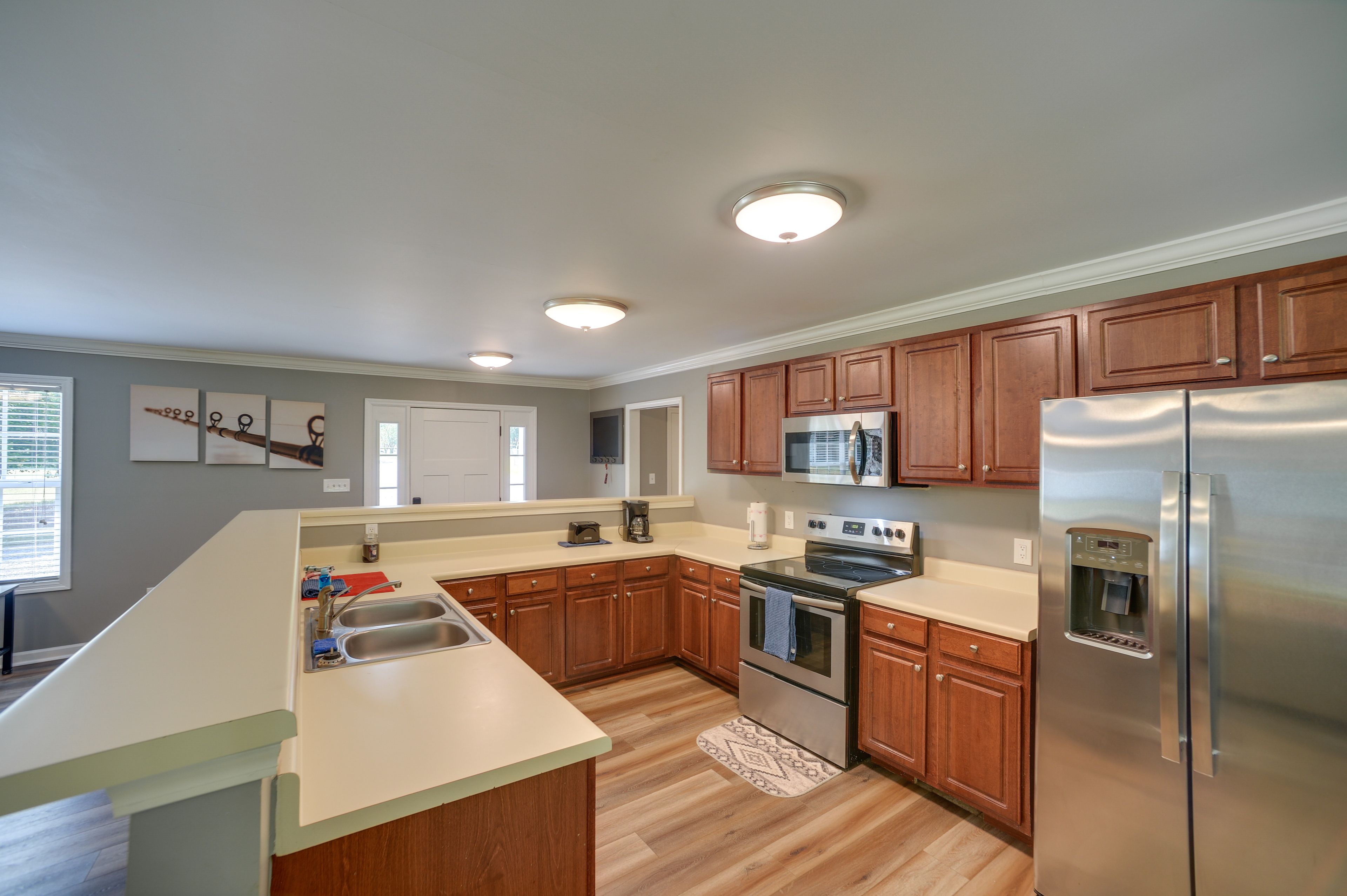 Kitchen | Cooking Basics | Coffee Maker | Paper Towels/Trash Bags Provided