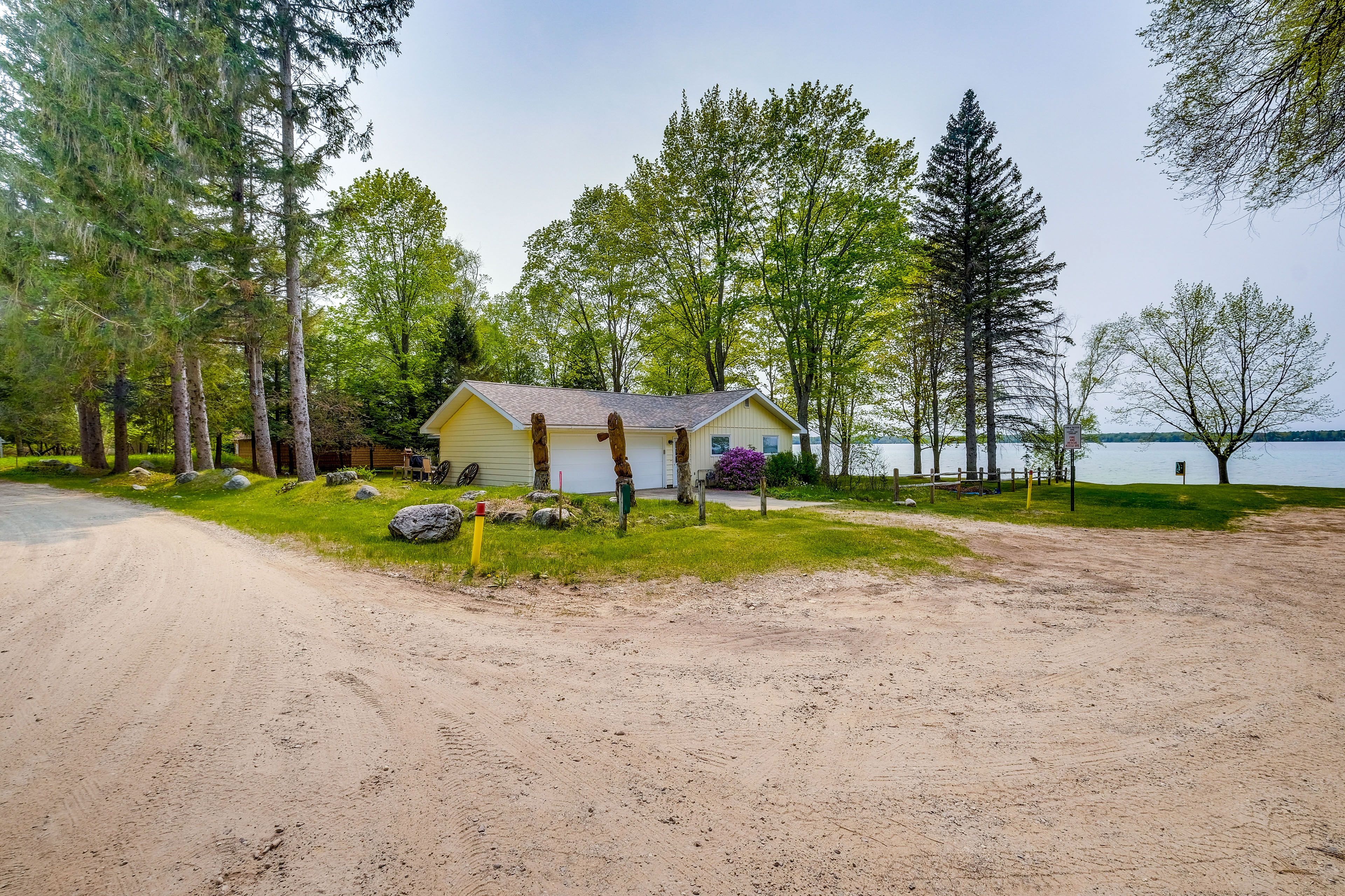 Parking | Garage (1 Vehicle) | Driveway (2 Vehicles) | Boat/Trailer Parking