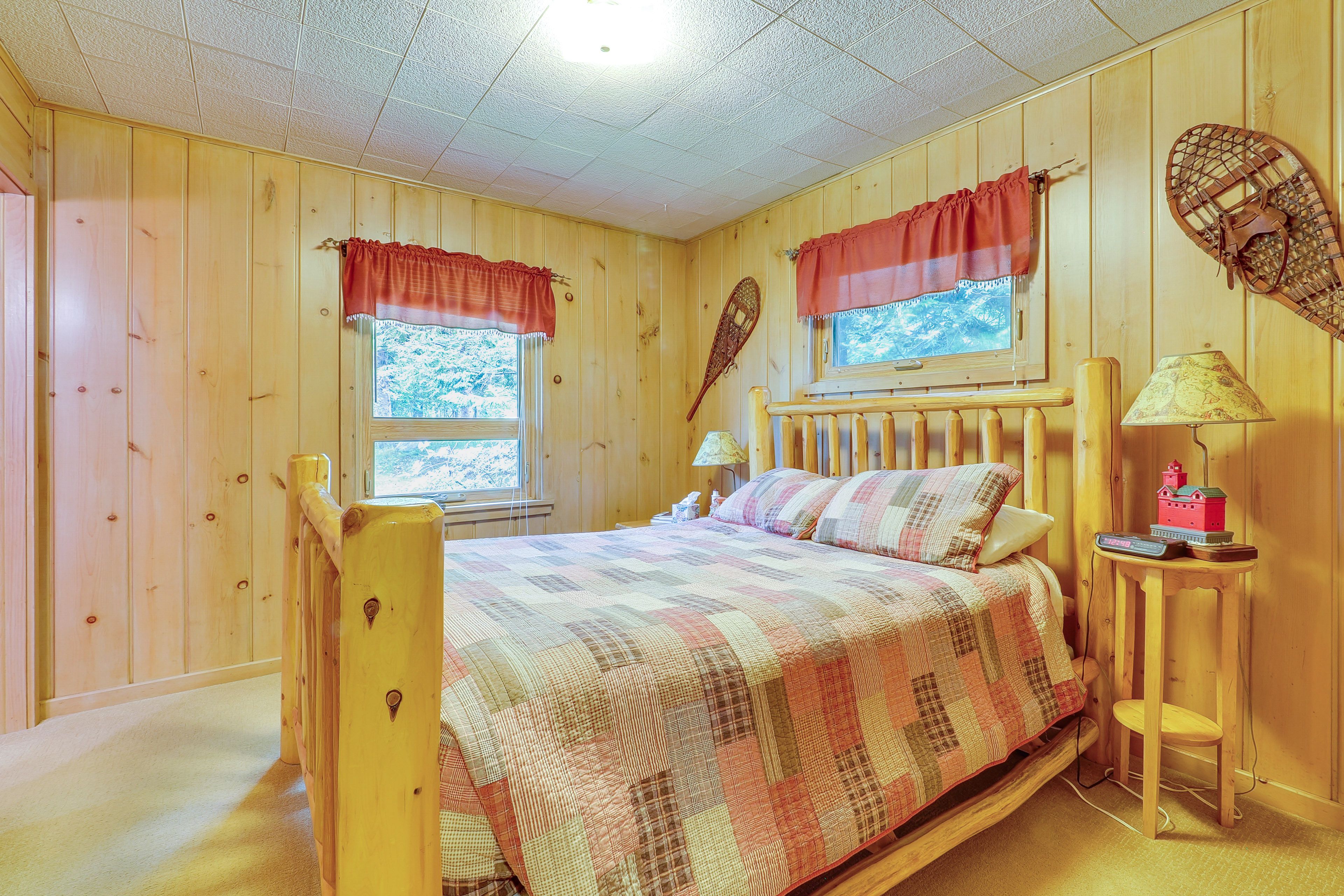 Bedroom 1 | Queen Bed | Linens Provided