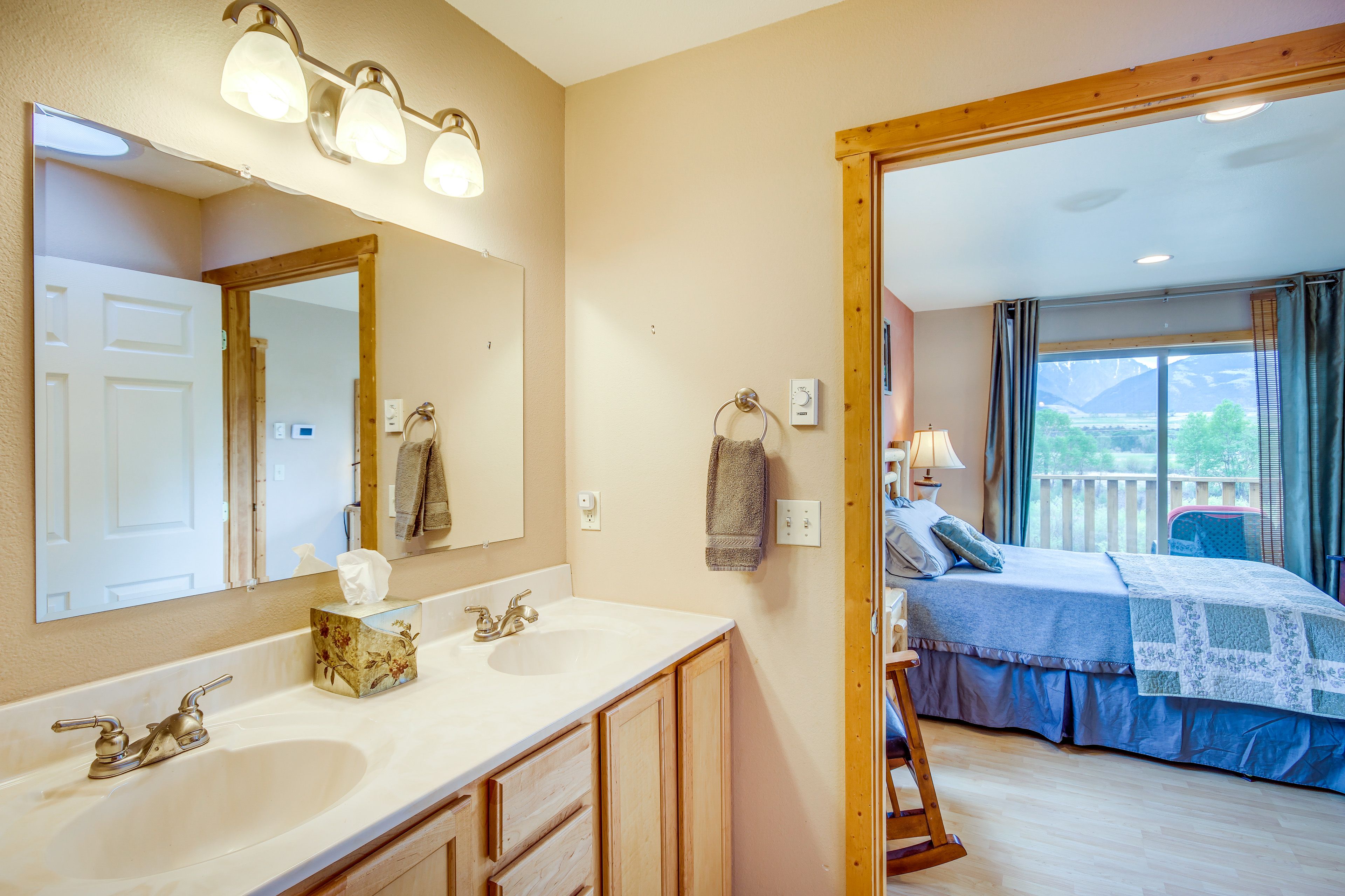 En-Suite Bathroom | Towels Provided | Hair Dryer