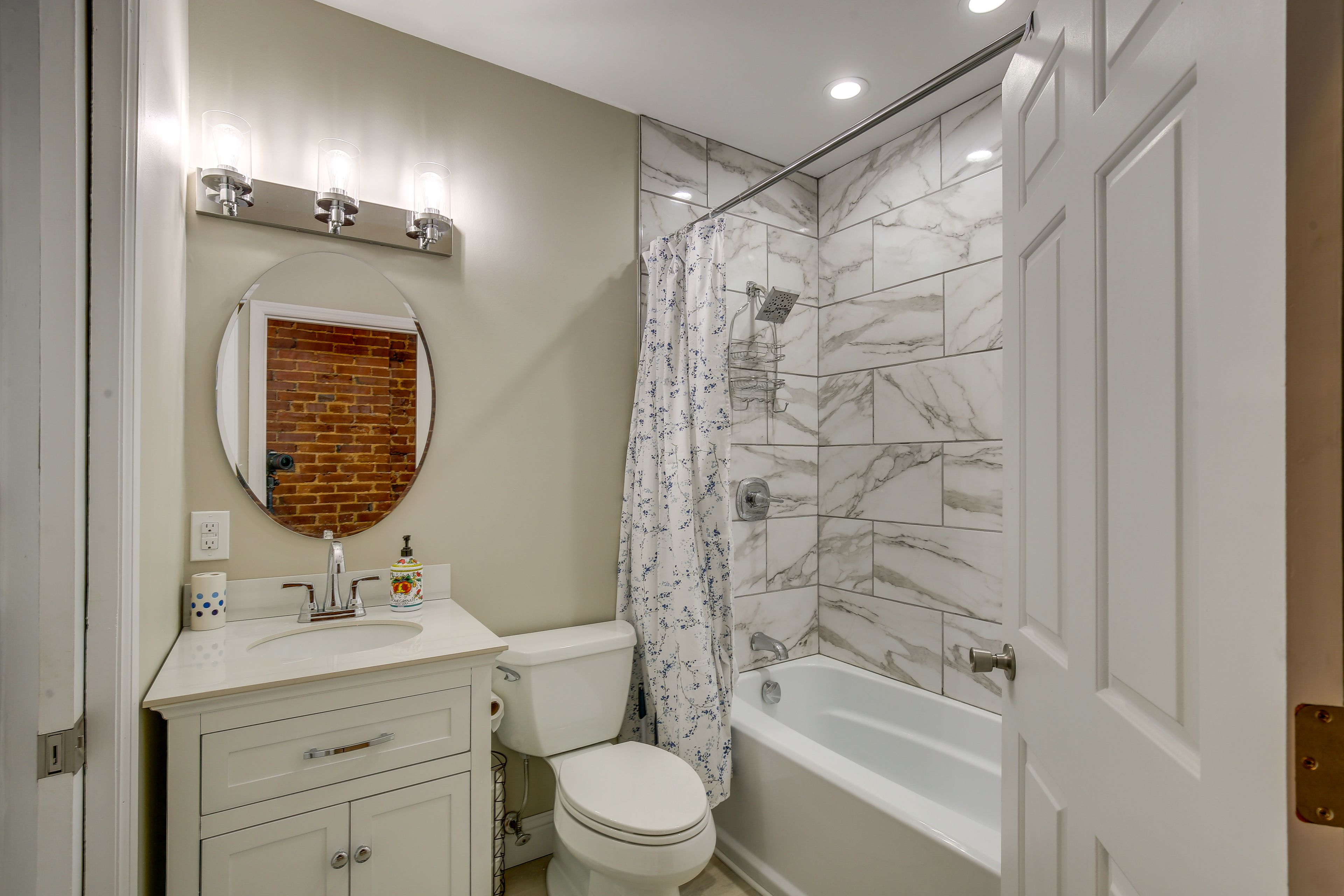 Full Bathroom