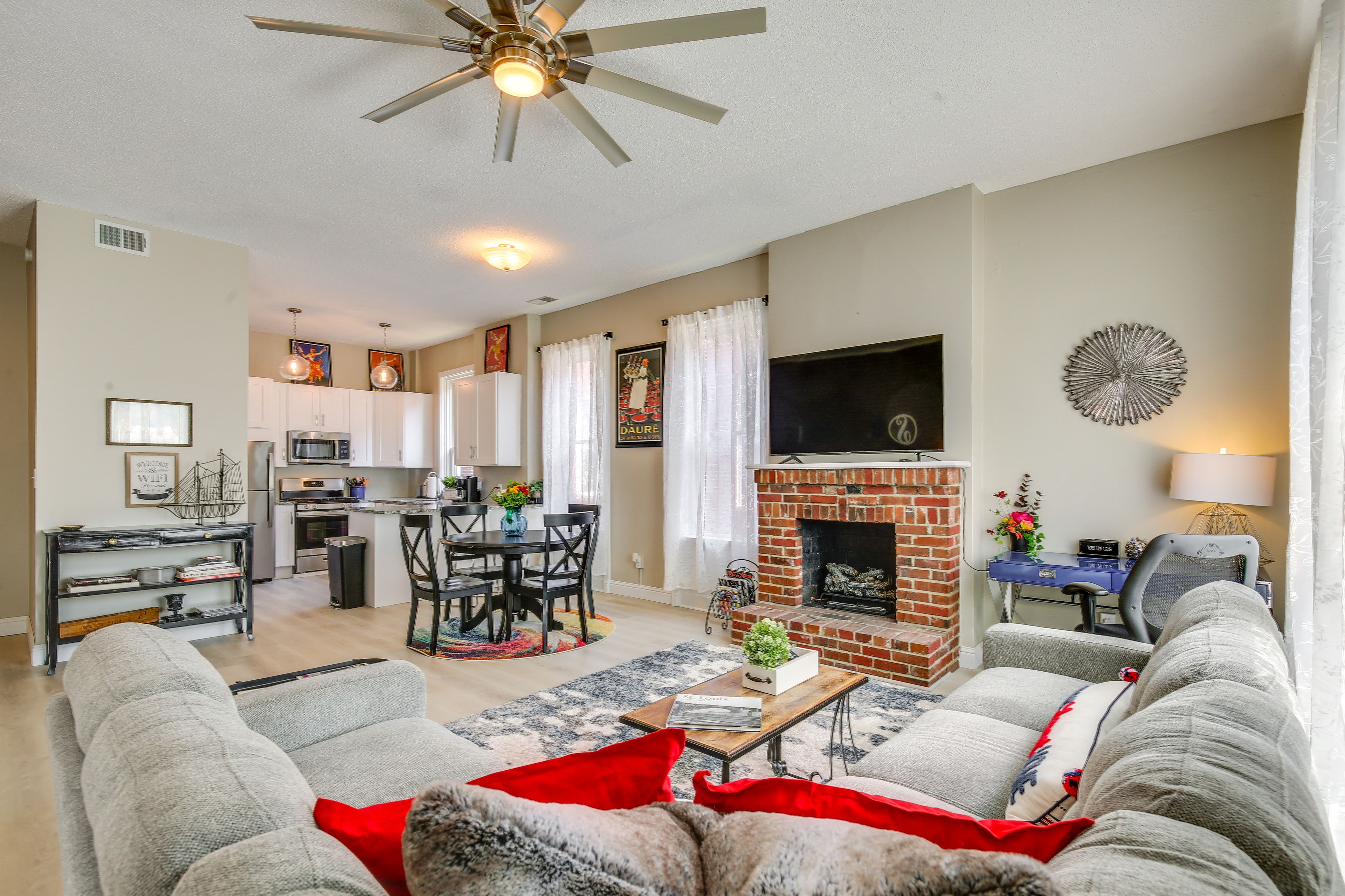 St. Louis Vacation Rental | 2BR | 1BA | 1,300 Sq Ft | Steps Required to Enter