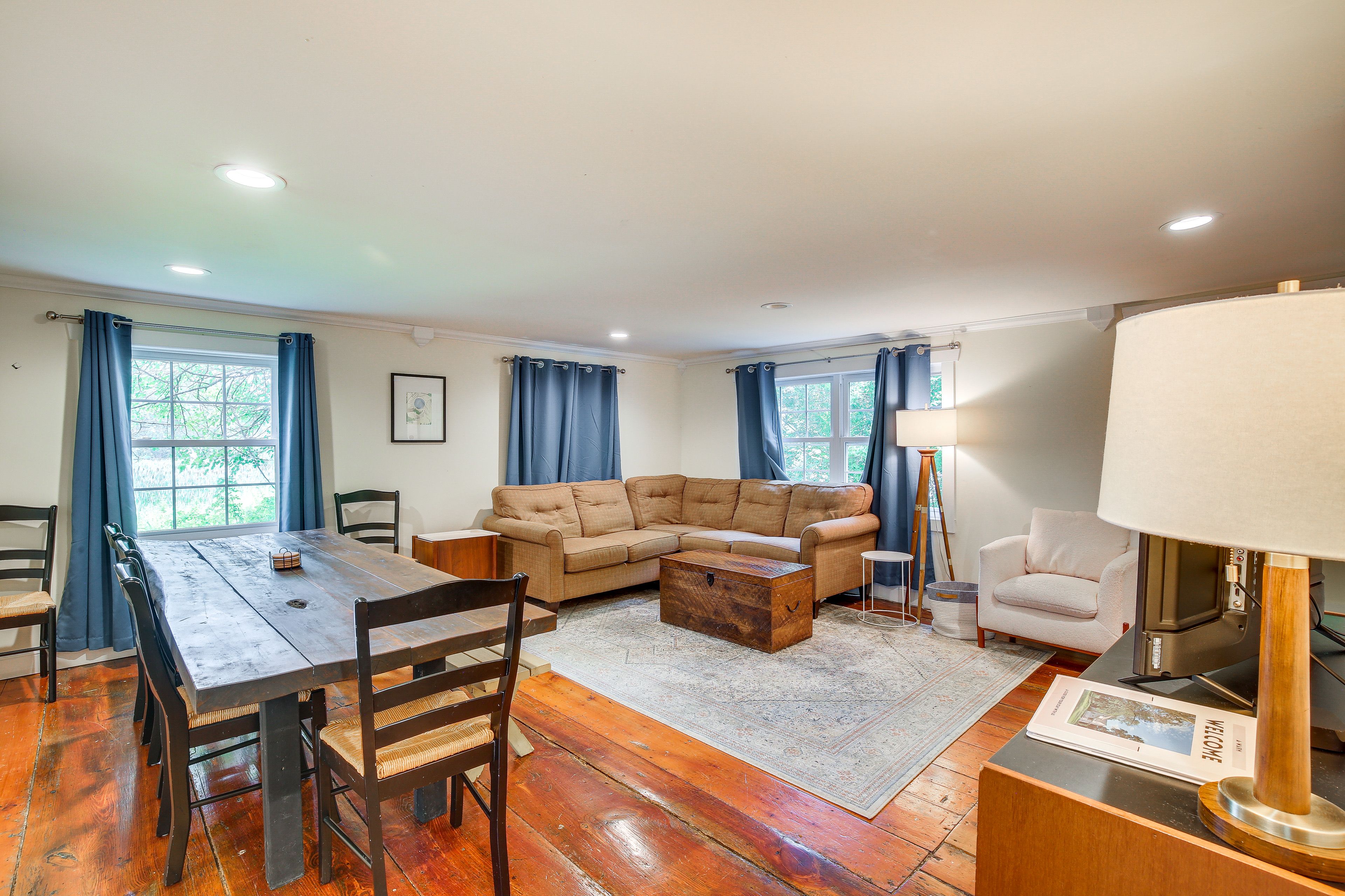 Living Space | Central A/C + Heating | Free WiFi
