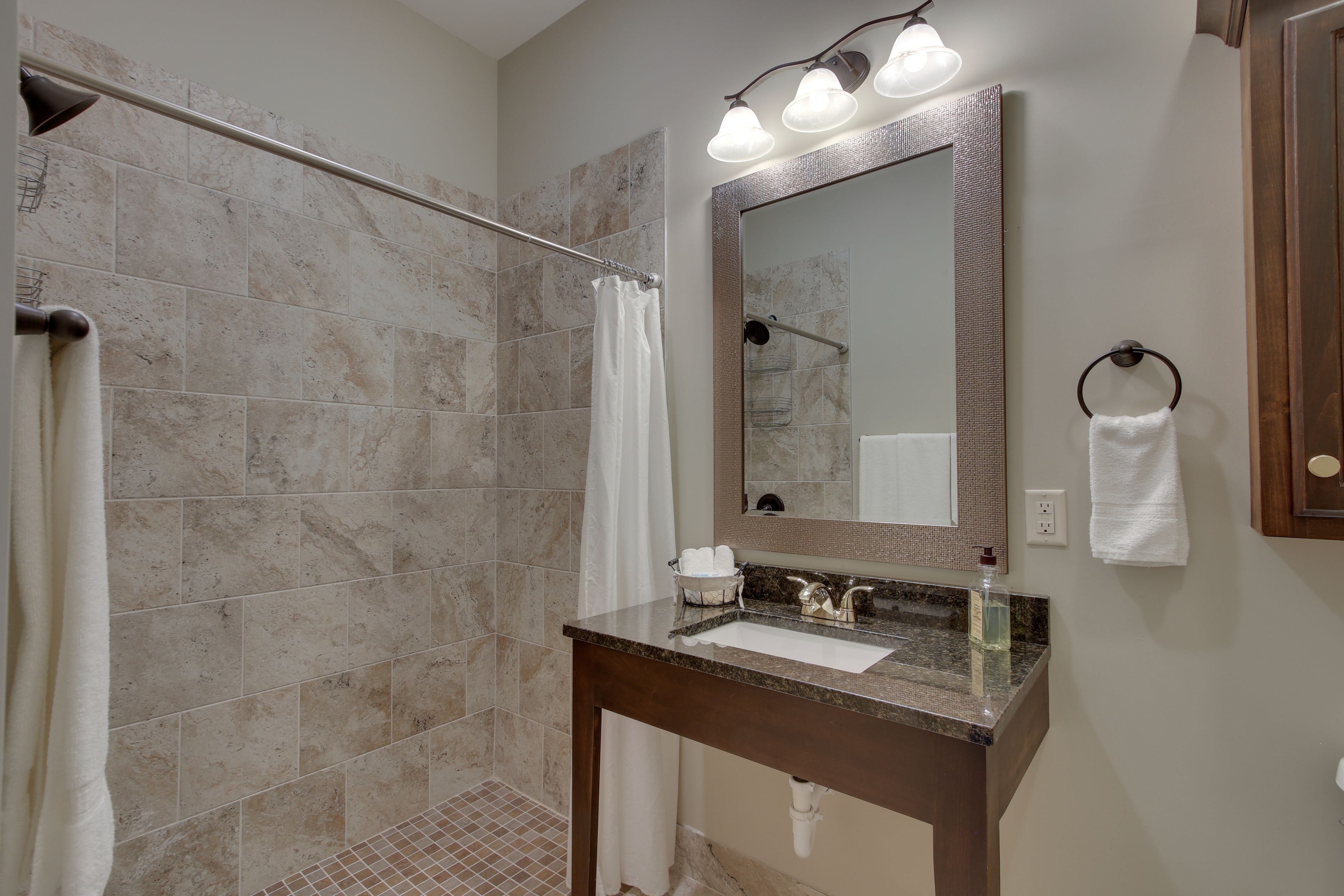 Full Bathroom | Complimentary Toiletries | Hair Dryer | Towels Provided