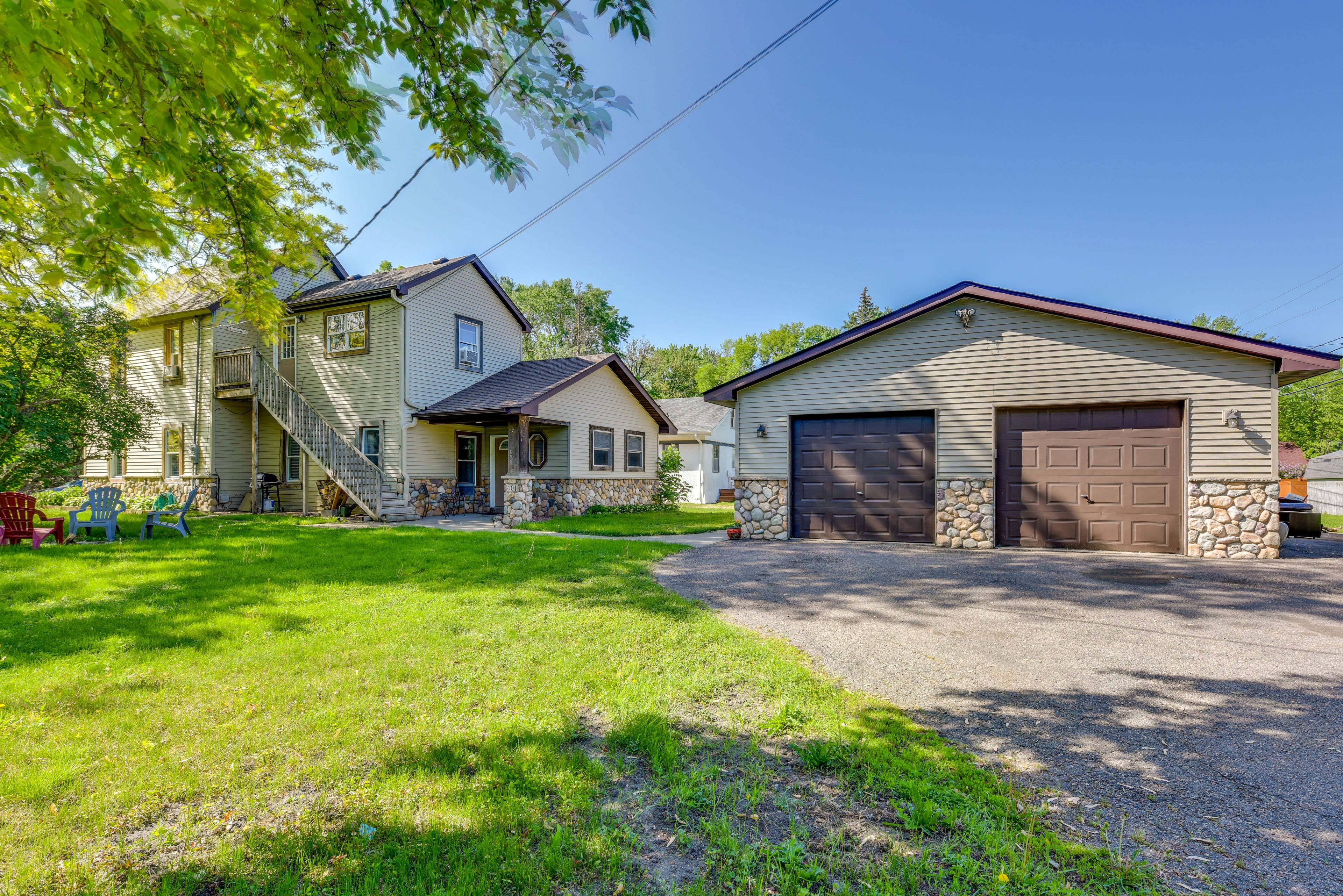 Parking | Shared Driveway (4 Vehicles) | RV/Trailer Parking