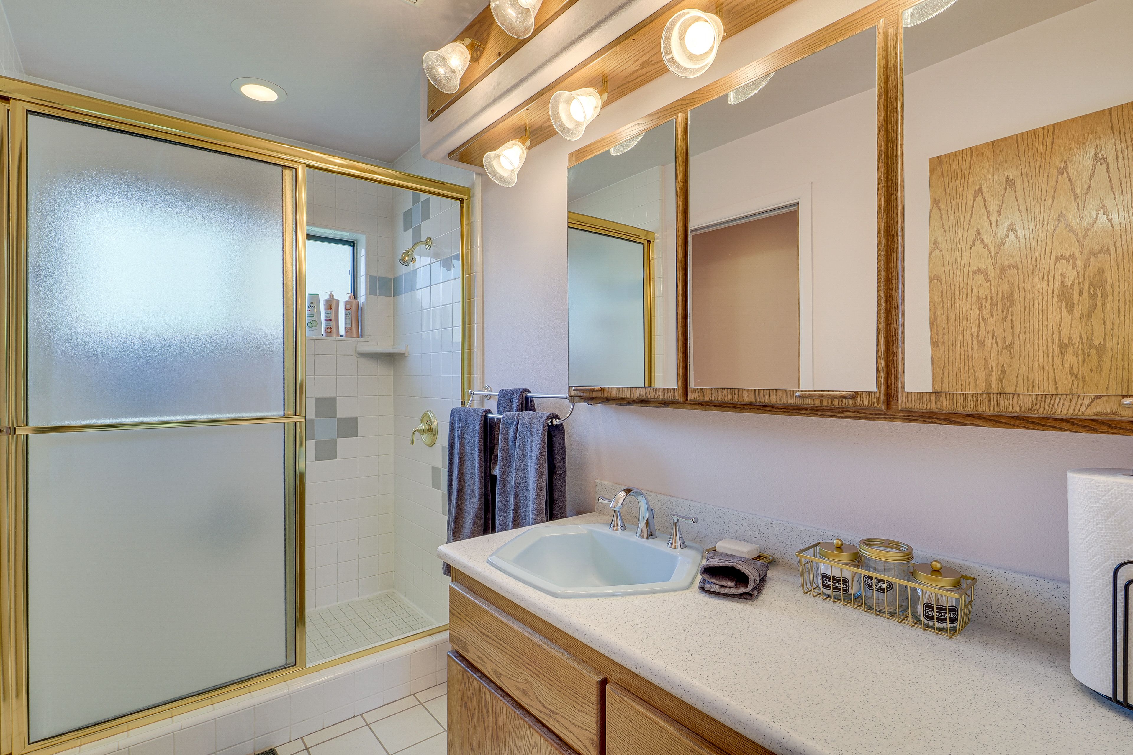 En-Suite Bathroom | Access via Bedroom 1 | Complimentary Toiletries