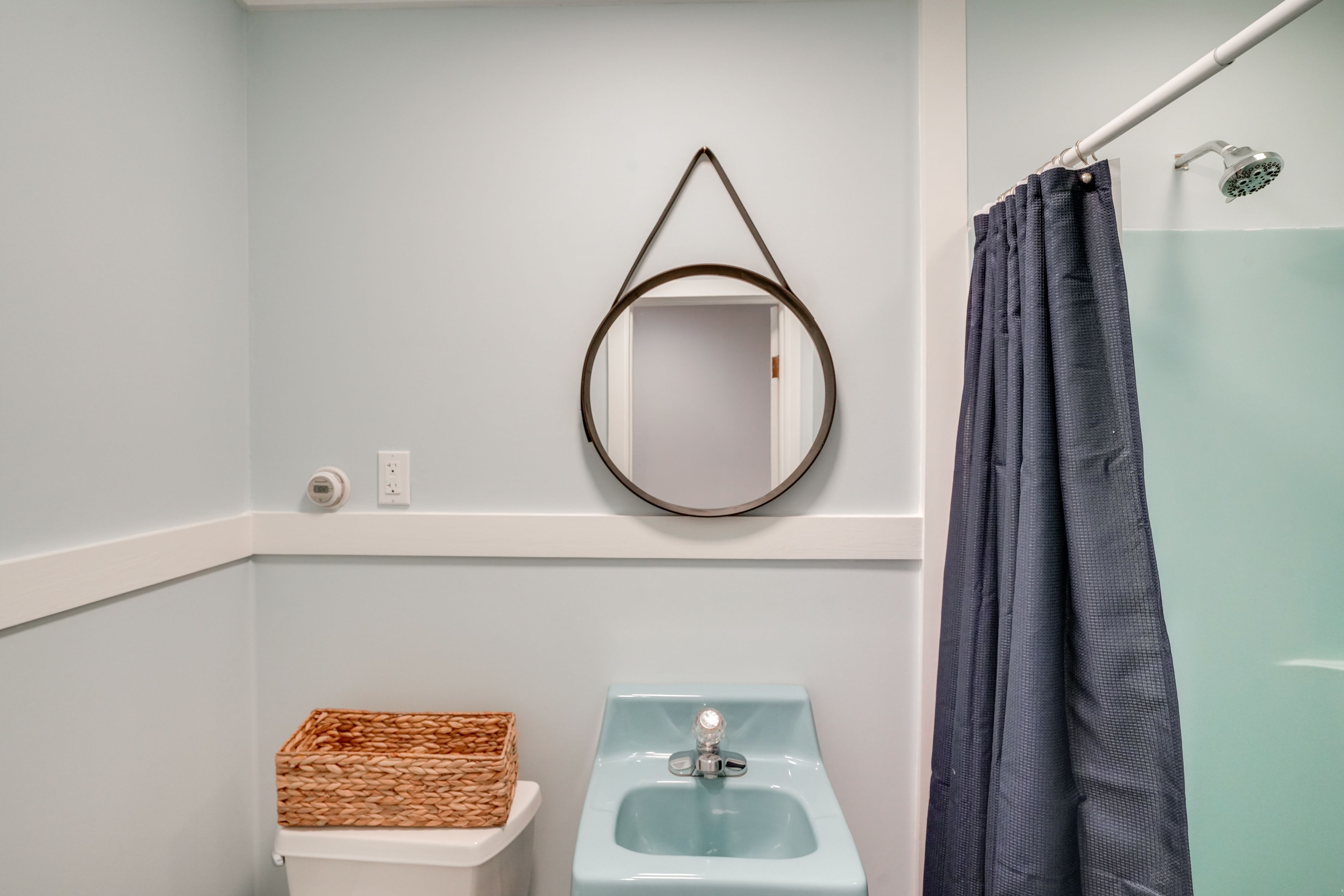 Full Bathroom | Walk-In Shower