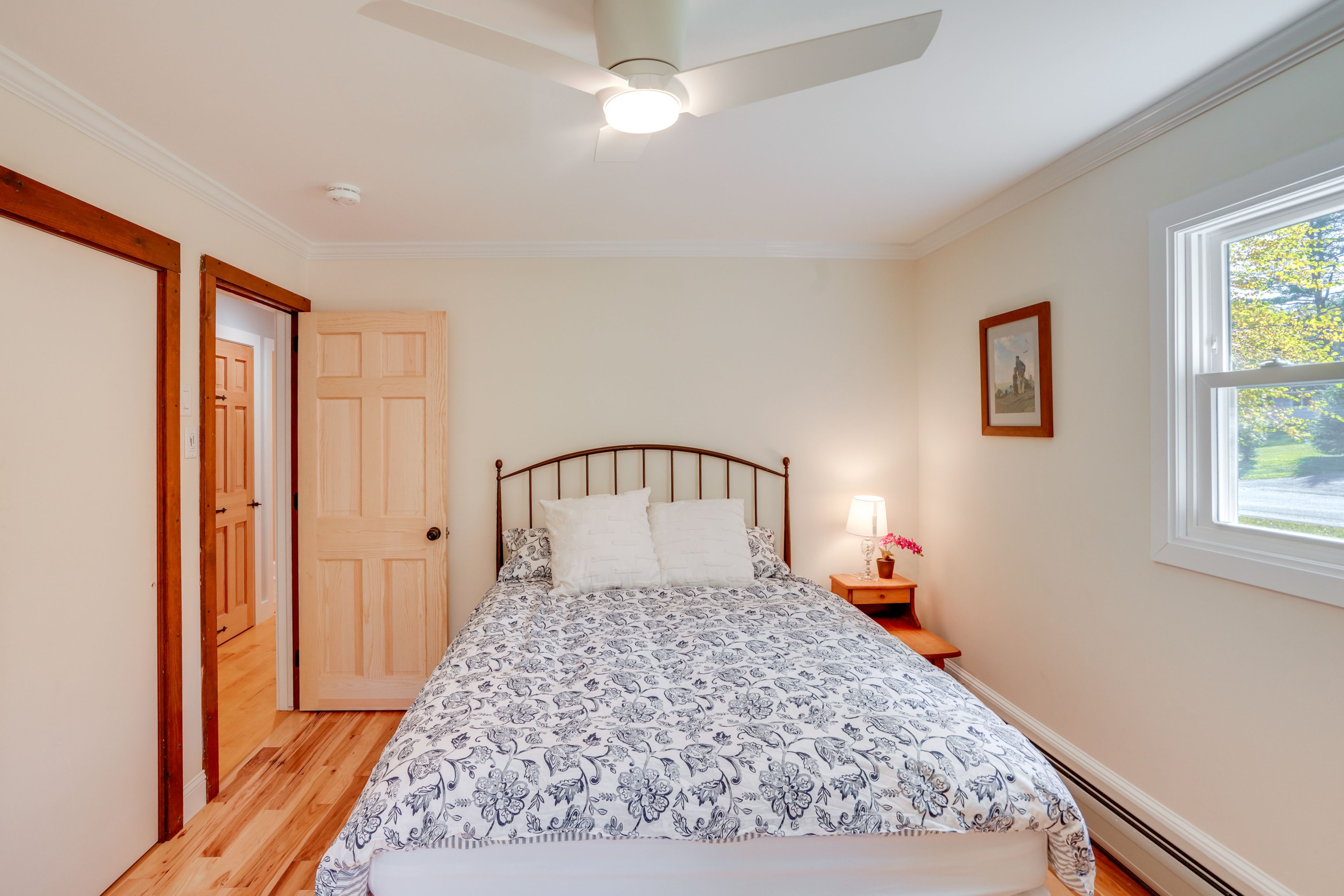 Bedroom 3 | Queen Bed