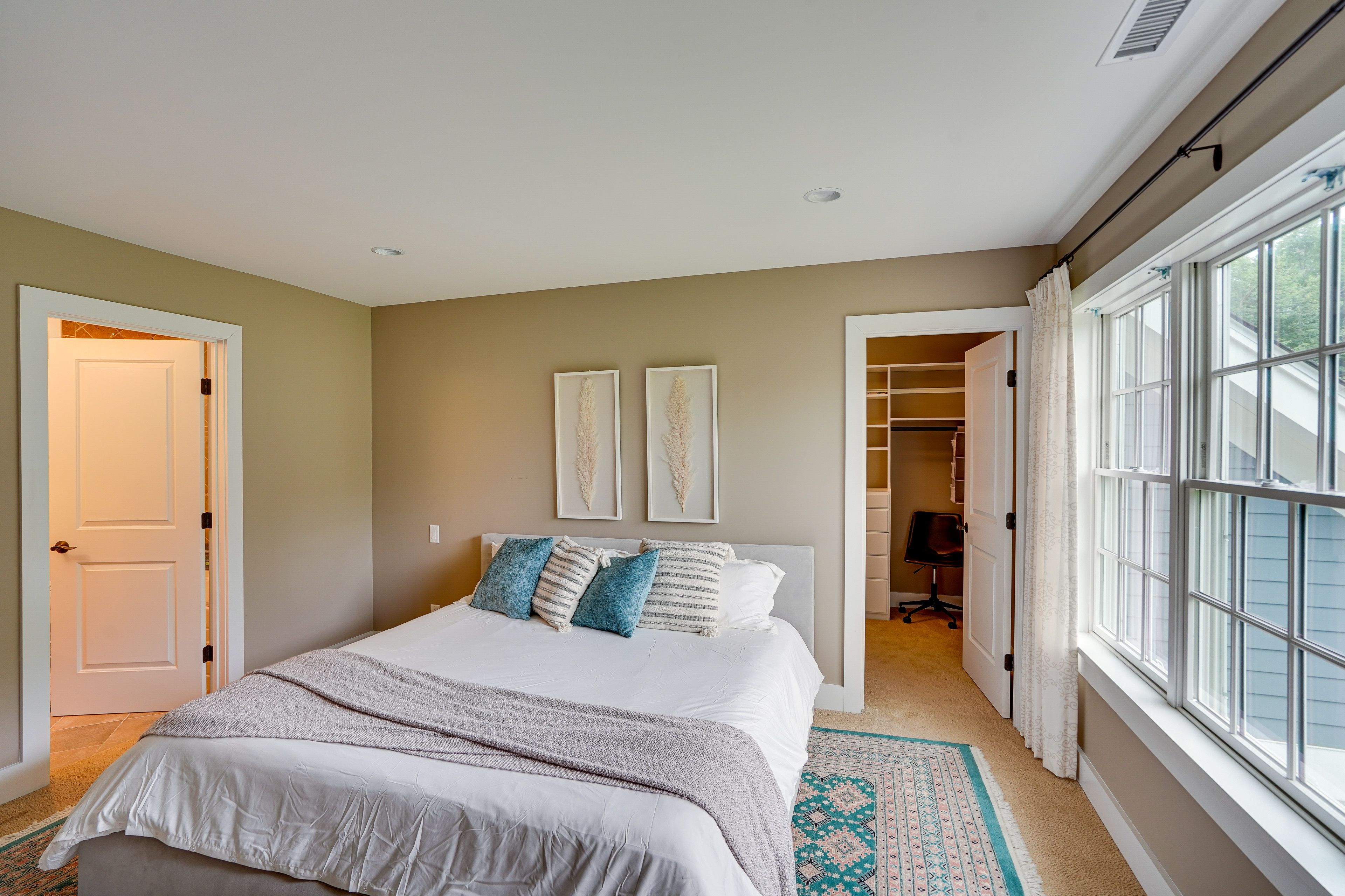 Bedroom 4 | Queen Bed | Walk-In Closet