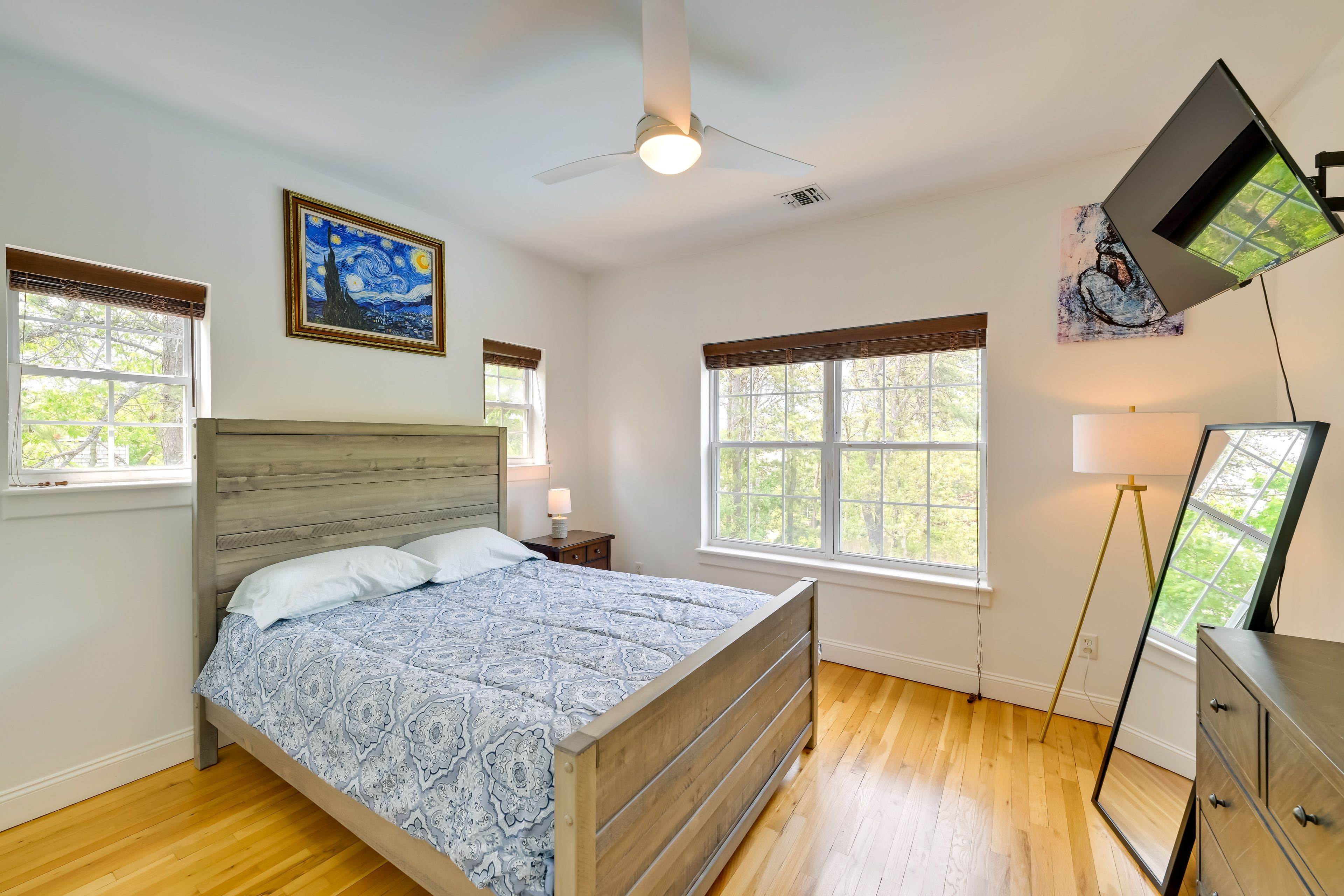 Bedroom 4 | Queen Bed | Smart TV w/ Cable