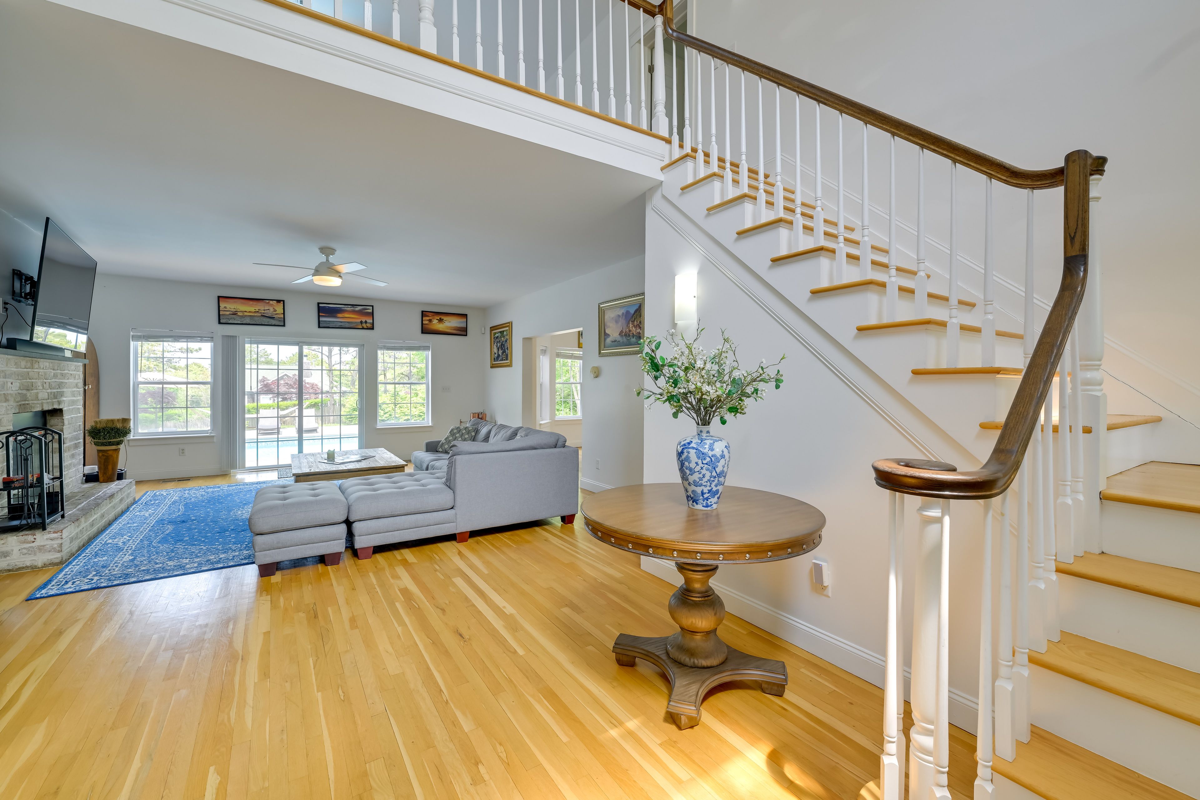 Stairs to 2nd Floor