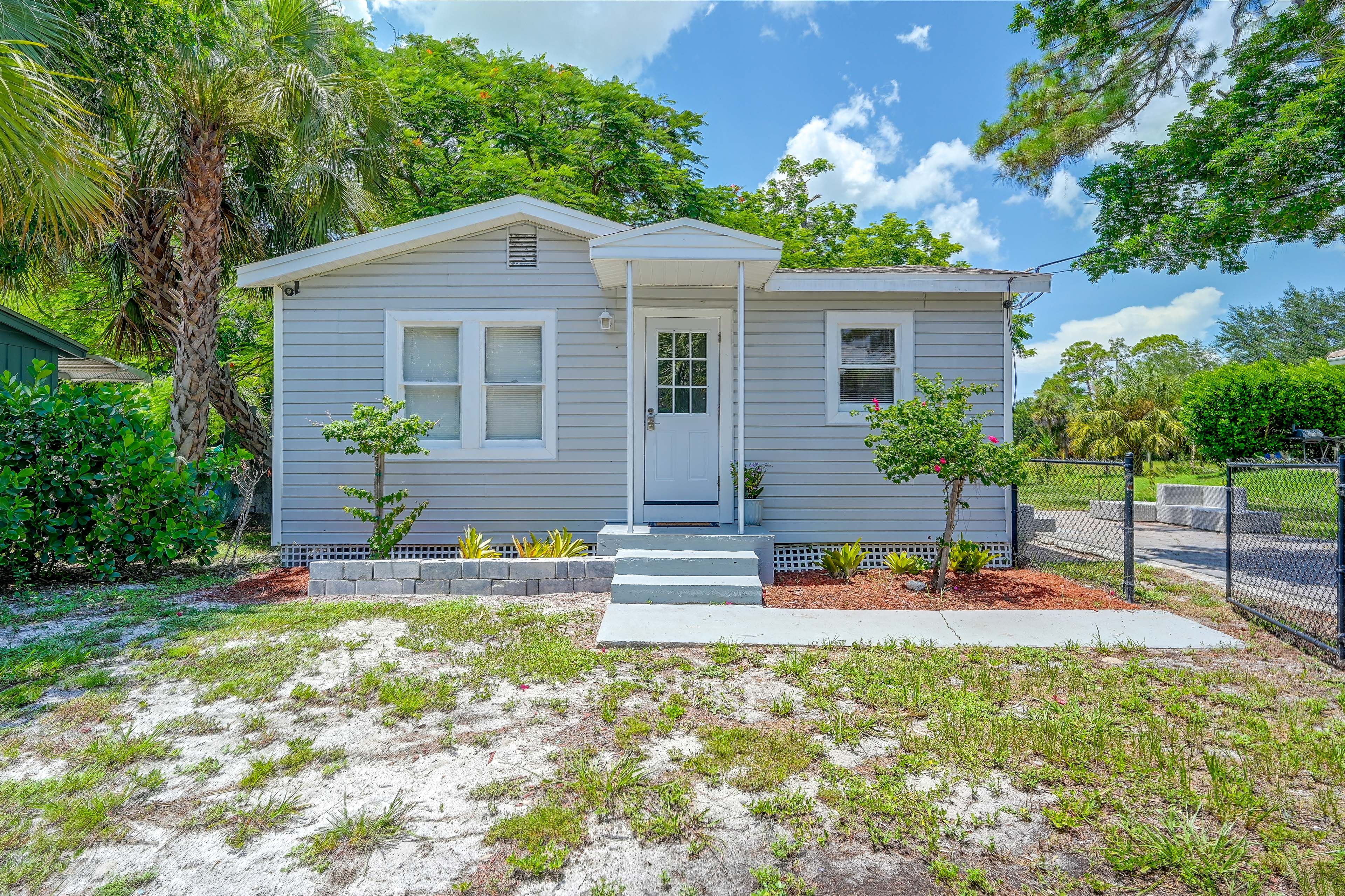 Bonita Springs Vacation Rental | 2BR | 1BA | 780 Sq Ft