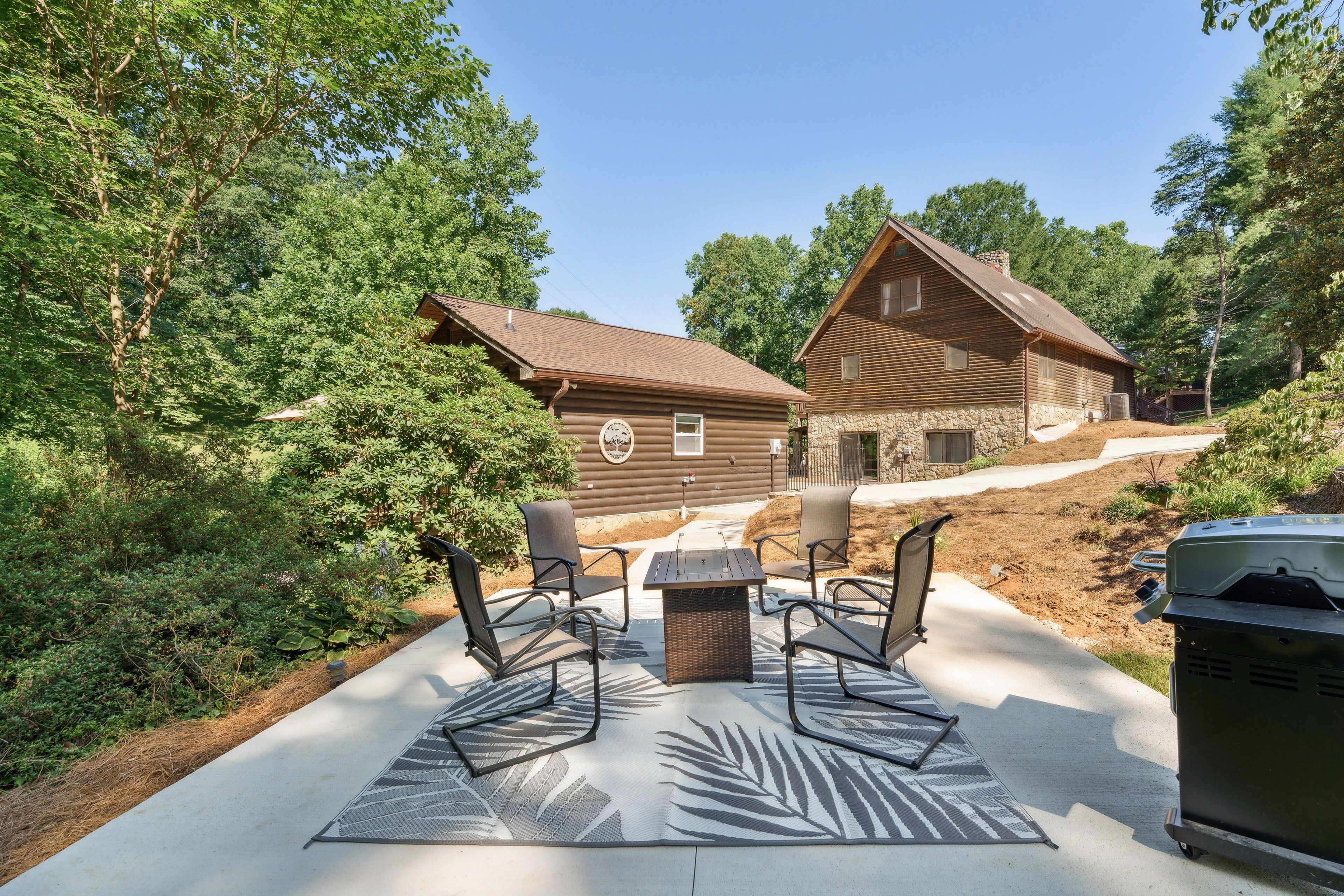Hickory Vacation Rental | Studio | 1BA | 500 Sq Ft | Step-Free Access