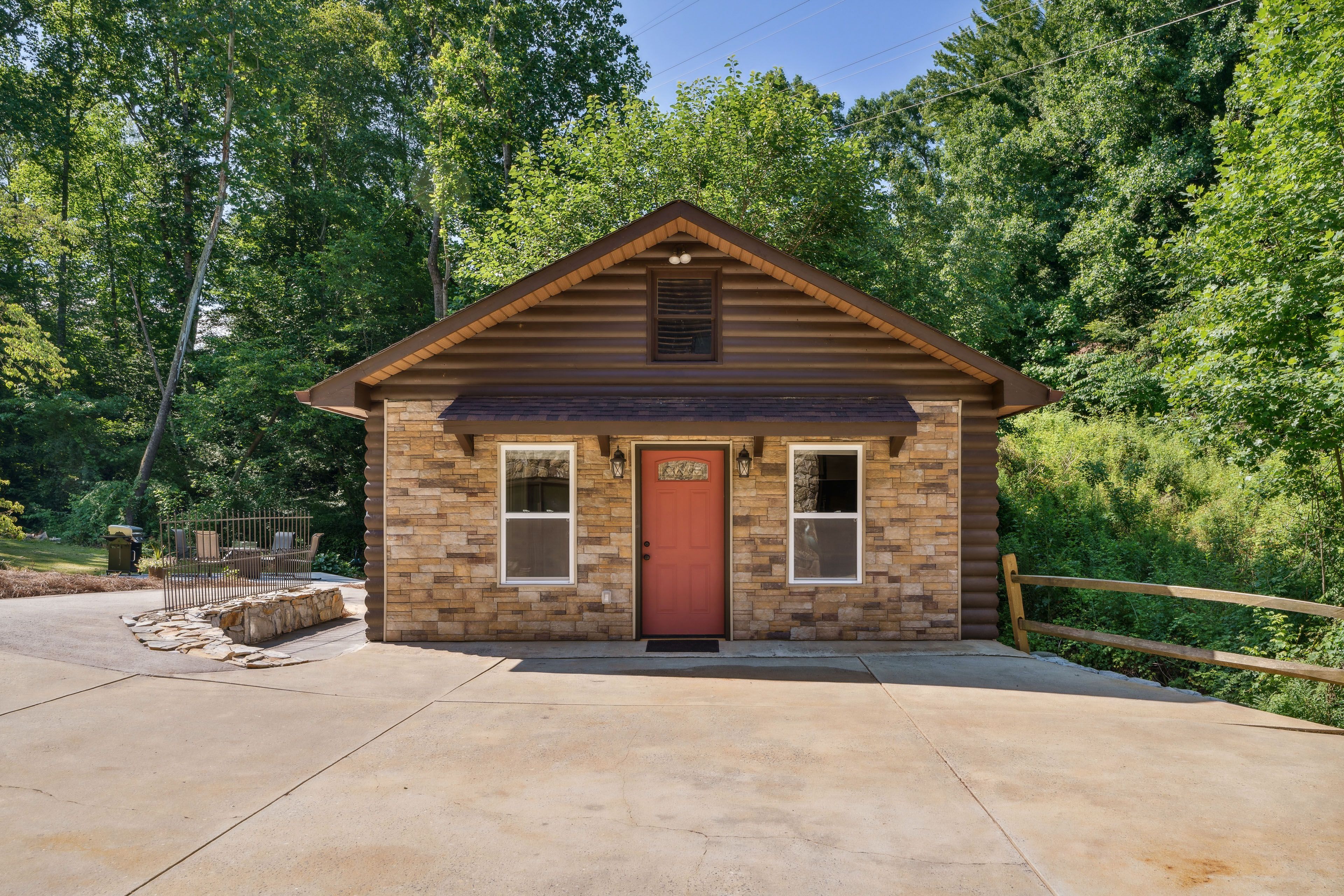 Studio Exterior | Driveway Parking (2 Vehicles)