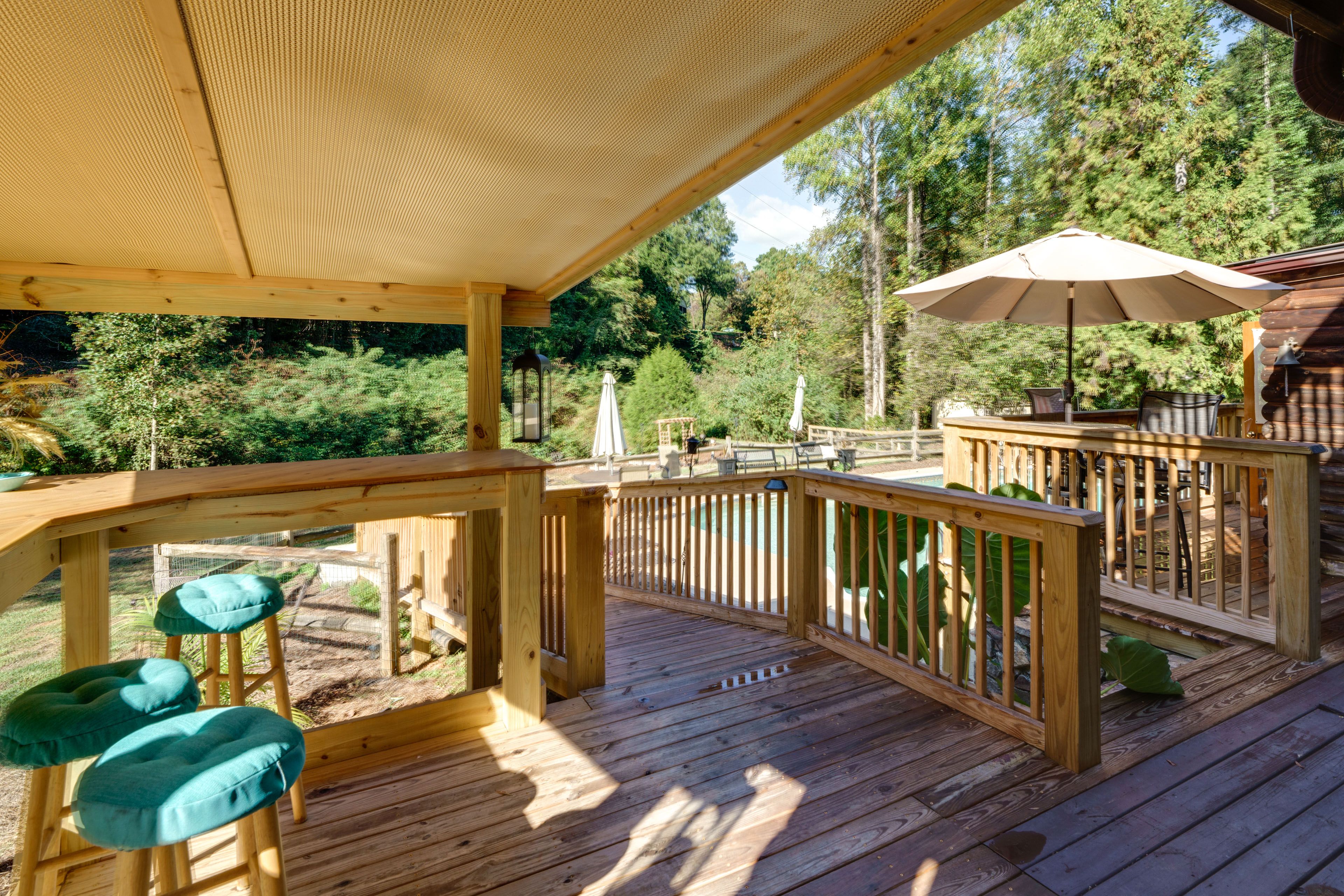 Shared Outdoor Space | Furnished Deck | Charcoal + Gas Grills