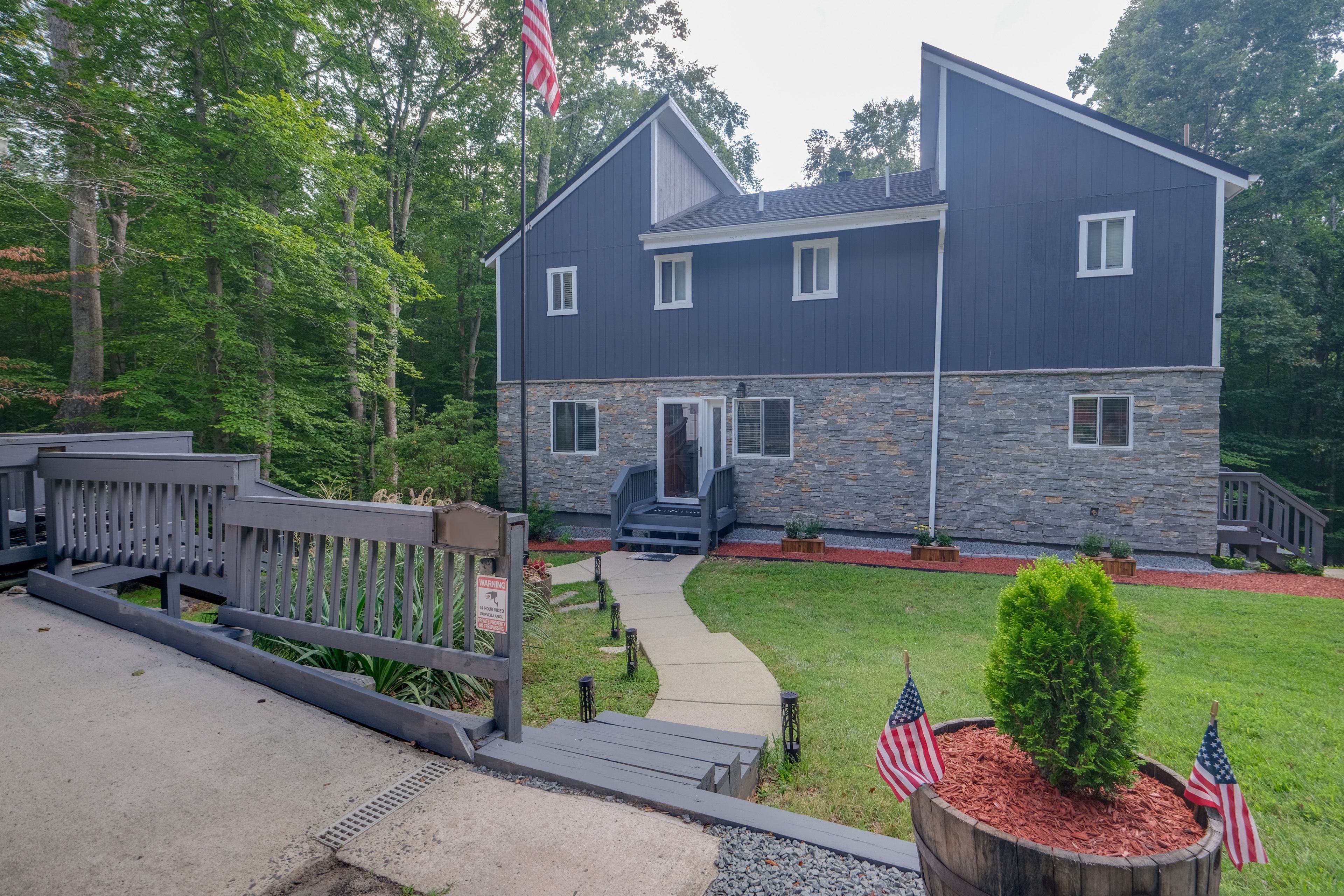 Front Entry | 2 External Security Cameras (Inactive)