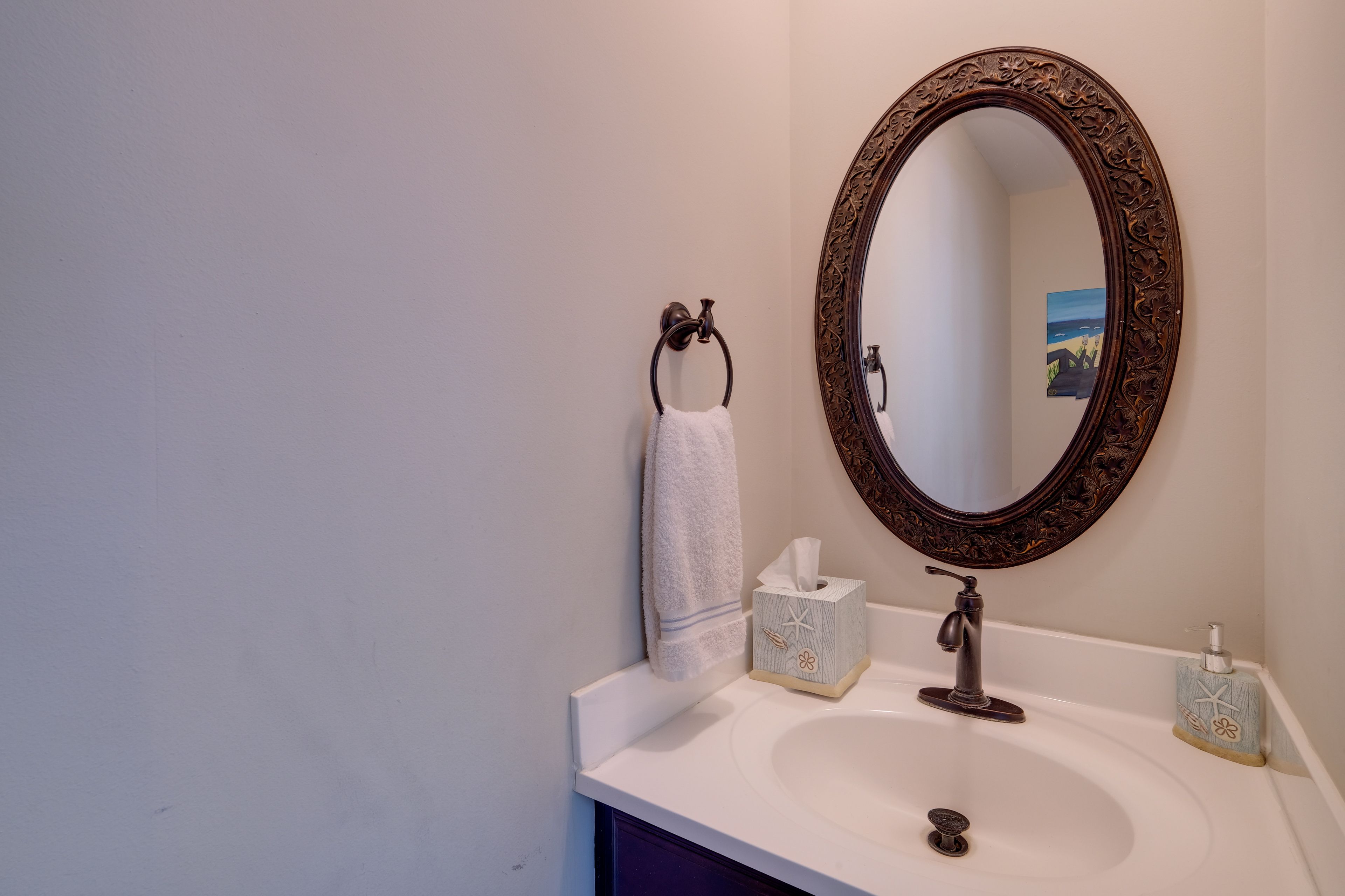 Half Bathroom | 1st Floor