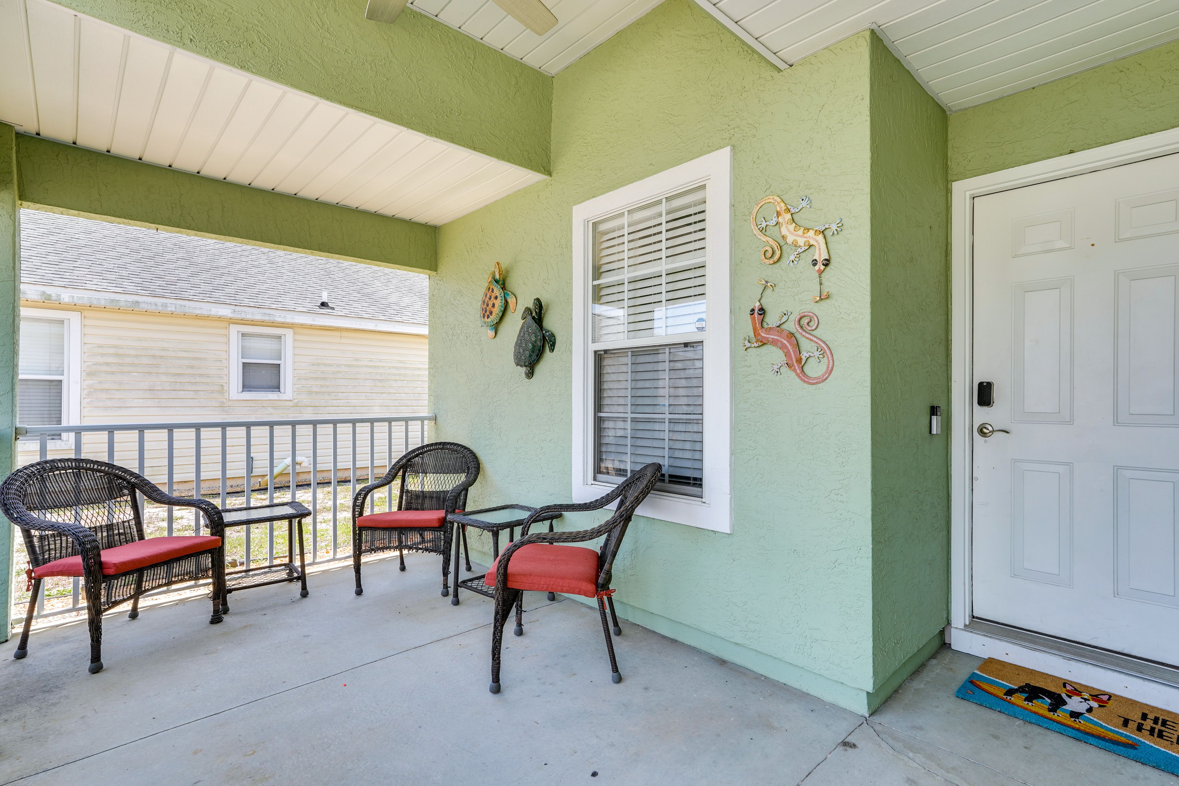 Front Patio | Private Entrance