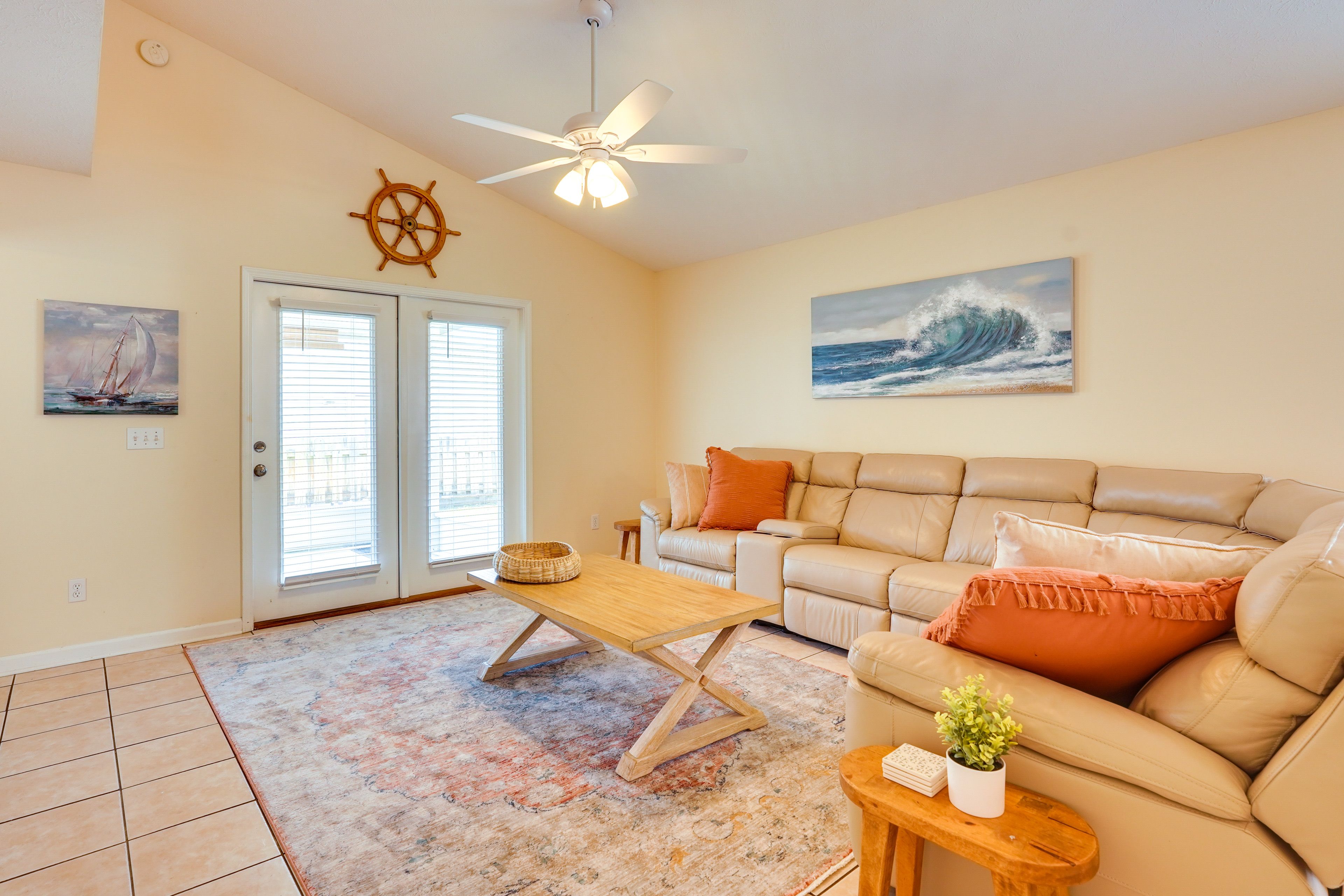 Living Room | Main Floor | Central Air Conditioning | Smart TV