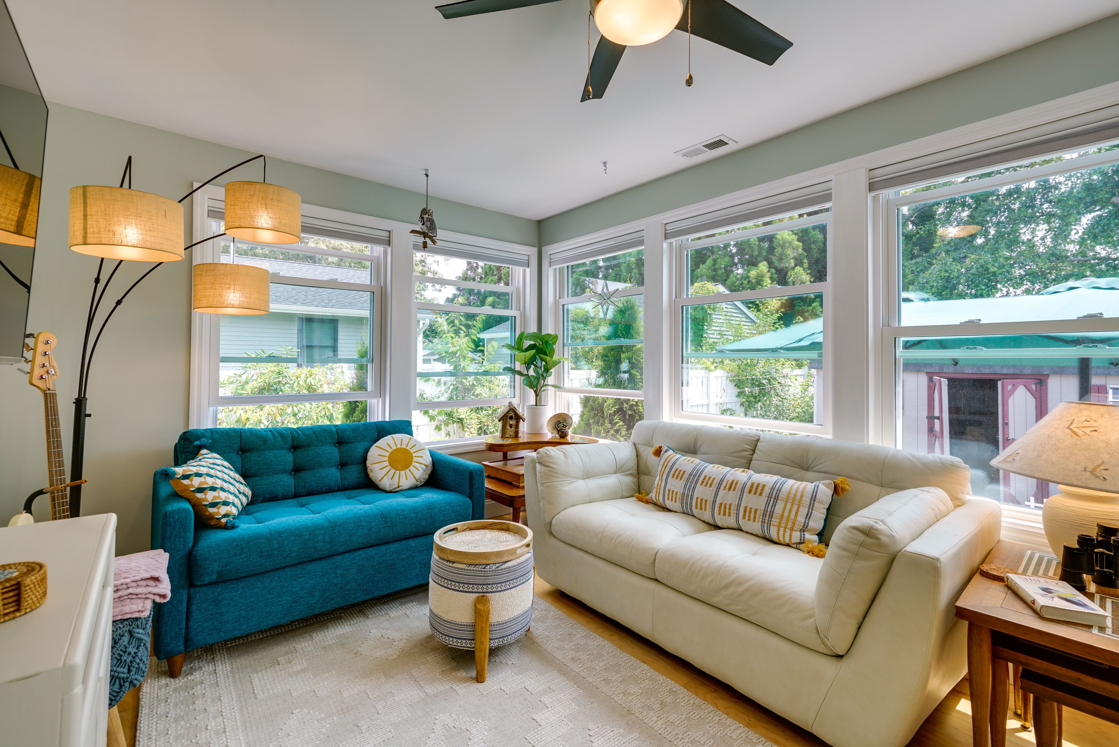 Sunroom | Twin Sleeper Sofa | Smart TV