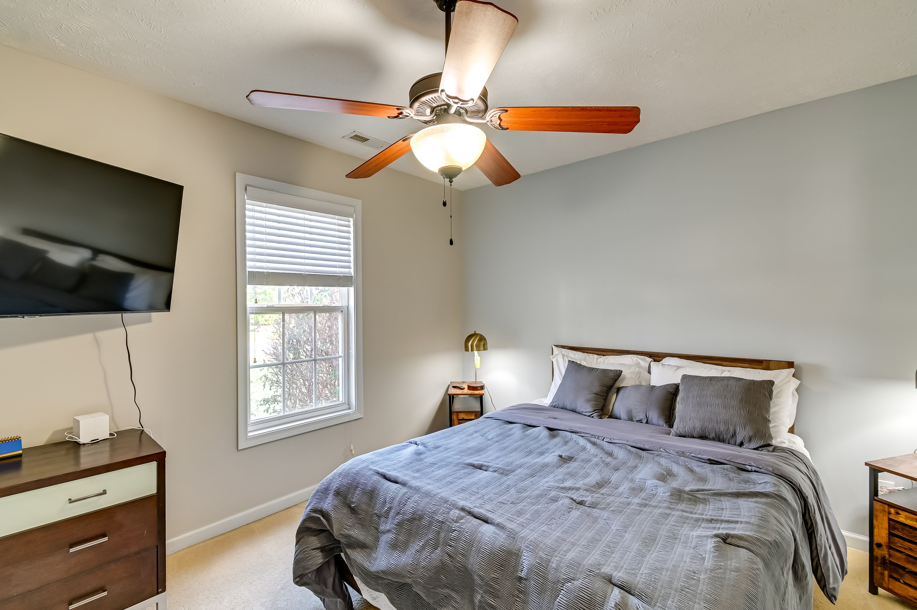 Bedroom 2 | Queen Bed | Main Level | Smart TV